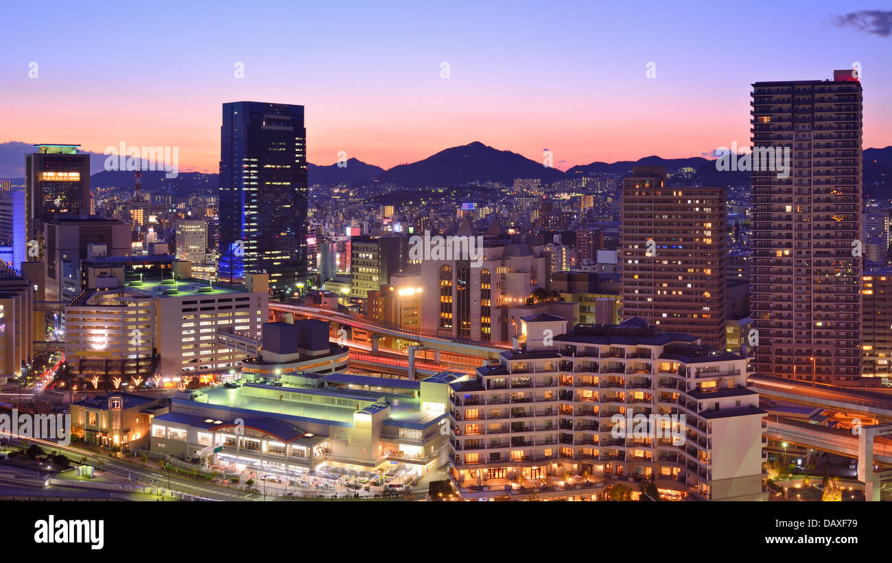 Kobe, Japon centre-ville paysage urbain dans le port. Banque D'Images