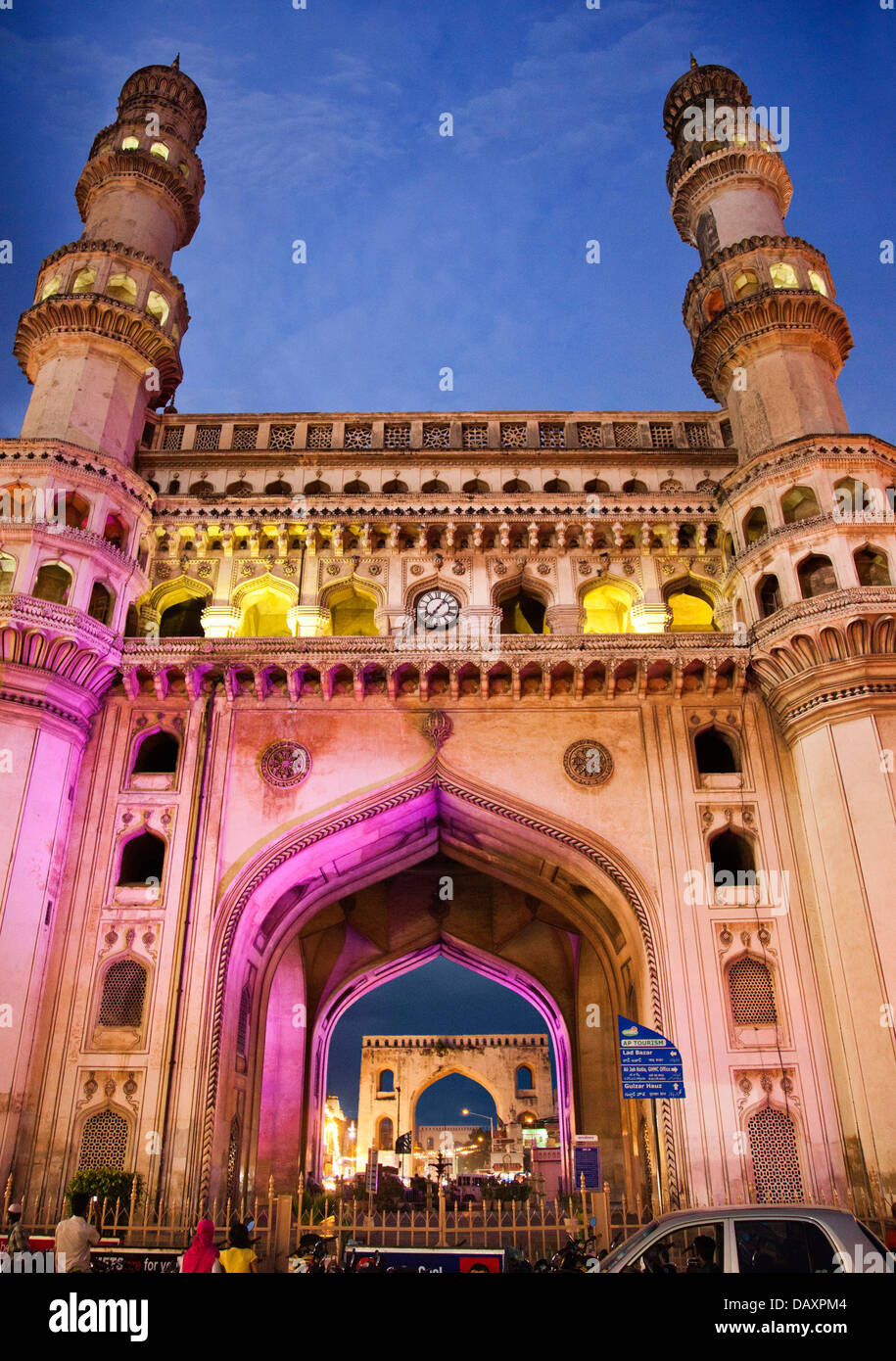 Low angle view of a Mosque, Charminar, Hyderabad, Andhra Pradesh, Inde Banque D'Images