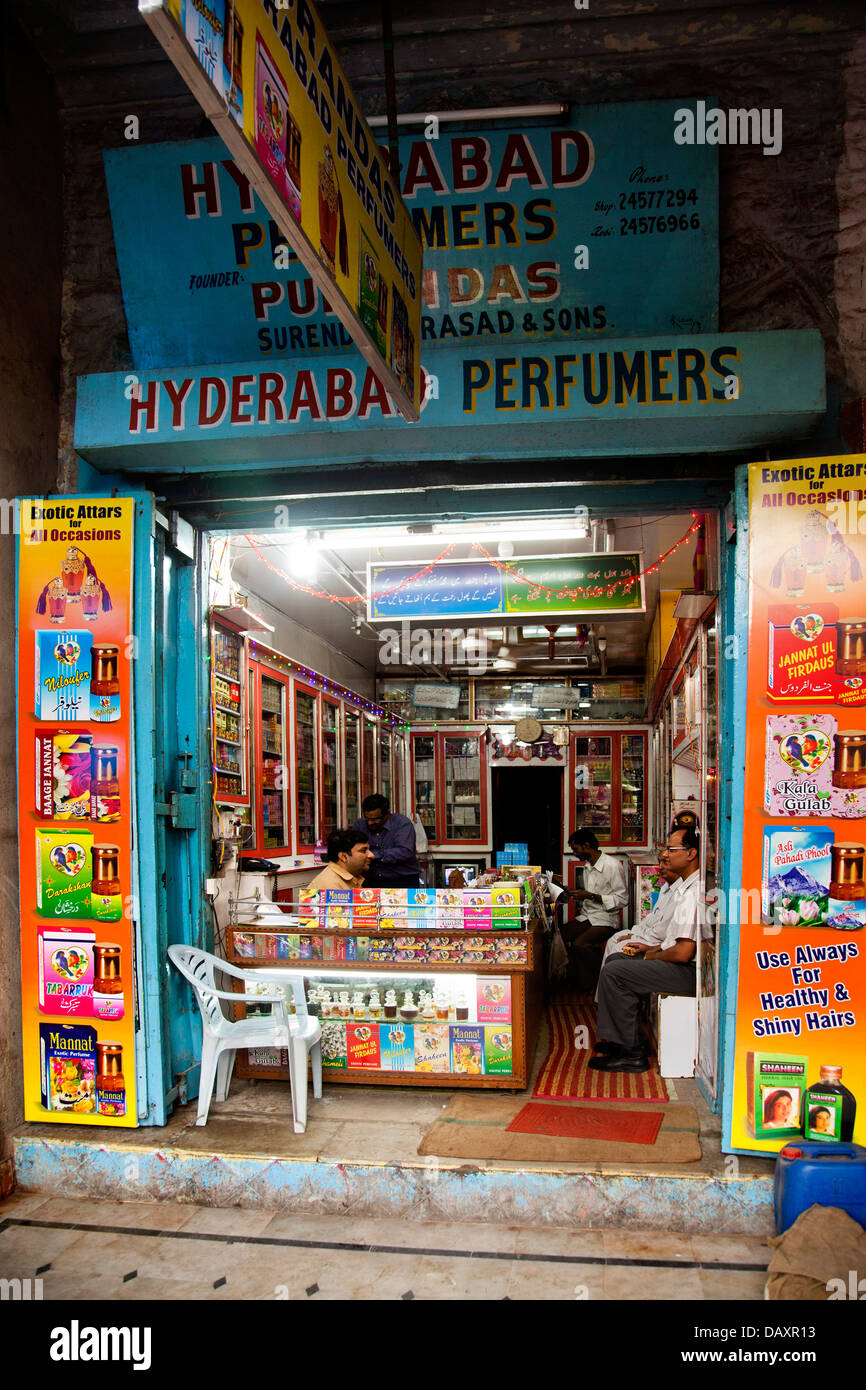 Boutique de parfums, Parfumeurs de Hyderabad, Hyderabad, Andhra Pradesh, Inde Banque D'Images