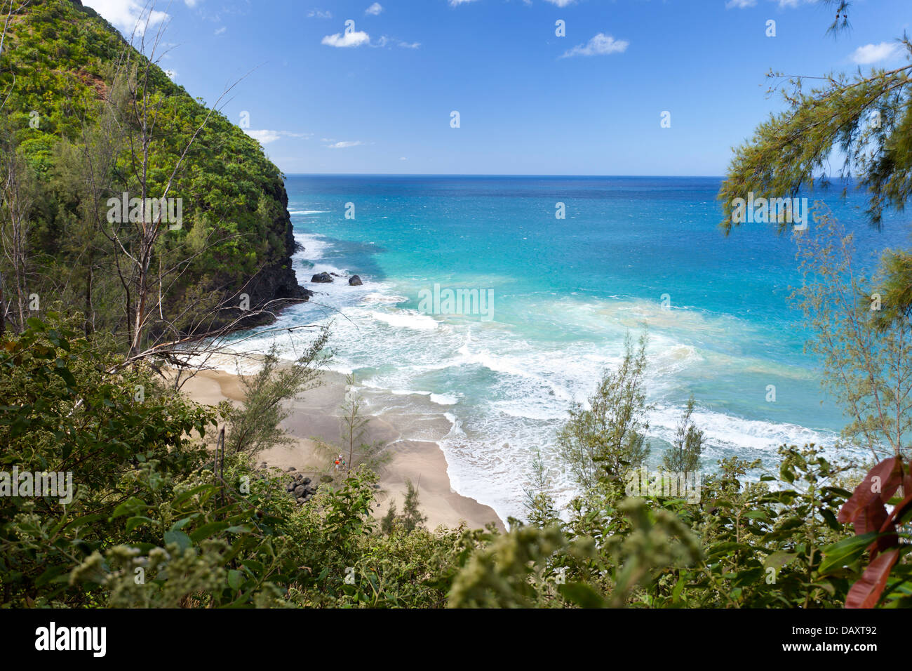 Hanakapi'ai Beach sur la première moitié de la fameuse Kalalau Trail à Kauai, Hawaï. Banque D'Images