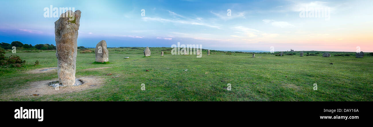 Coucher du soleil à The Hurlers Stone Cirlce larbins à près de Liskeard sur Bodmin Moor en Cornouailles Banque D'Images