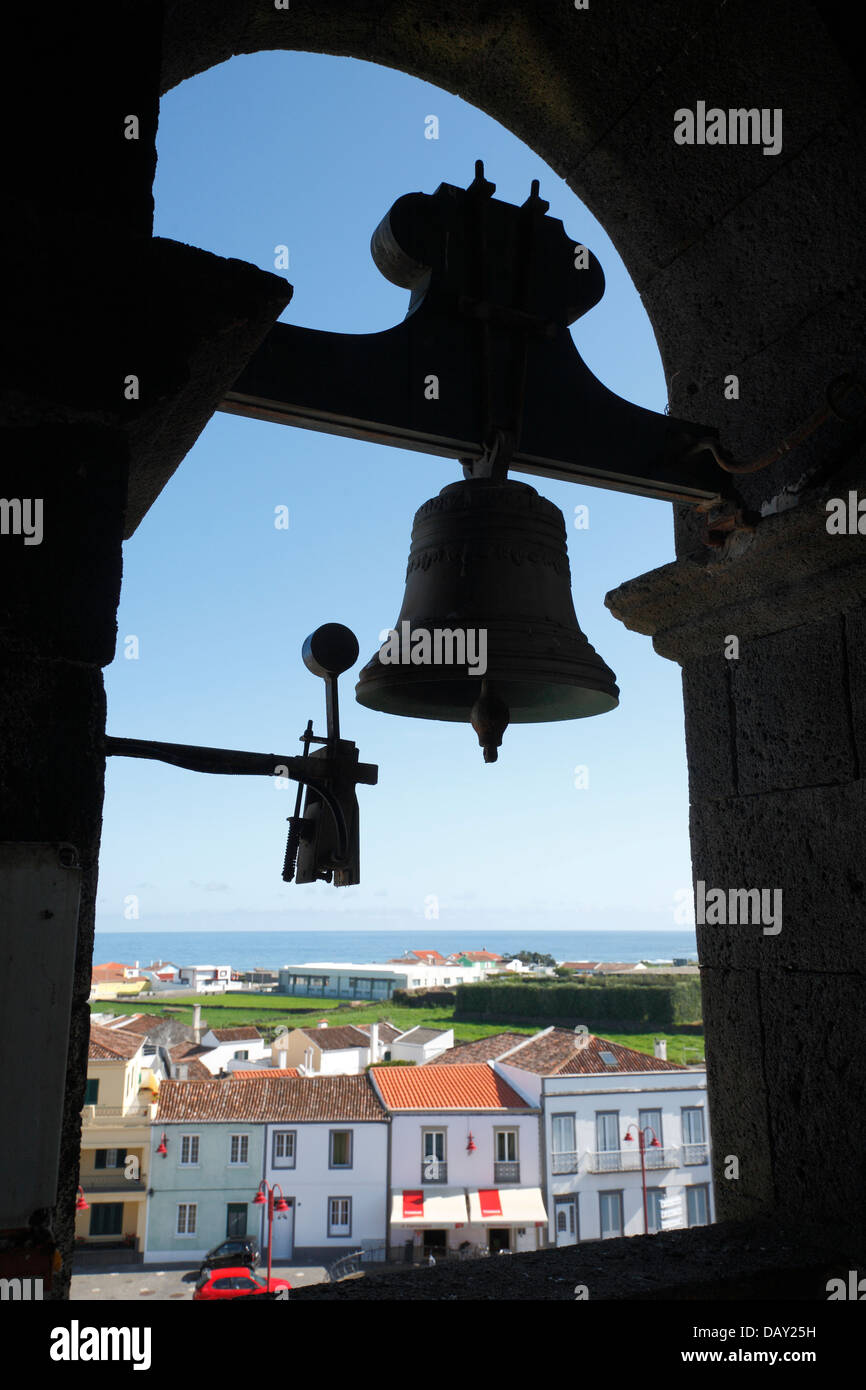 Cloches dans une église catholique à des Açores, Portugal. Banque D'Images