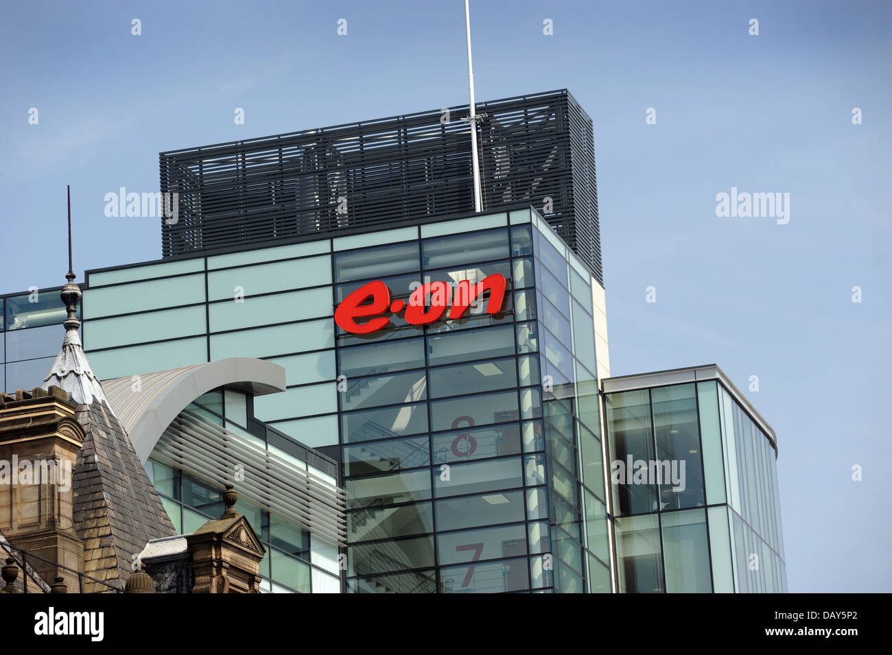 Entreprise d'ÉLECTRICITÉ EON IMMEUBLE DE BUREAUX DANS LE CENTRE-VILLE DE NOTTINGHAM À EON RE LES FACTURES D'ÉNERGIE LOGO BÉNÉFICES COÛTS DE CHALEUR DE GAZ COMBUSTIBLE UK Banque D'Images