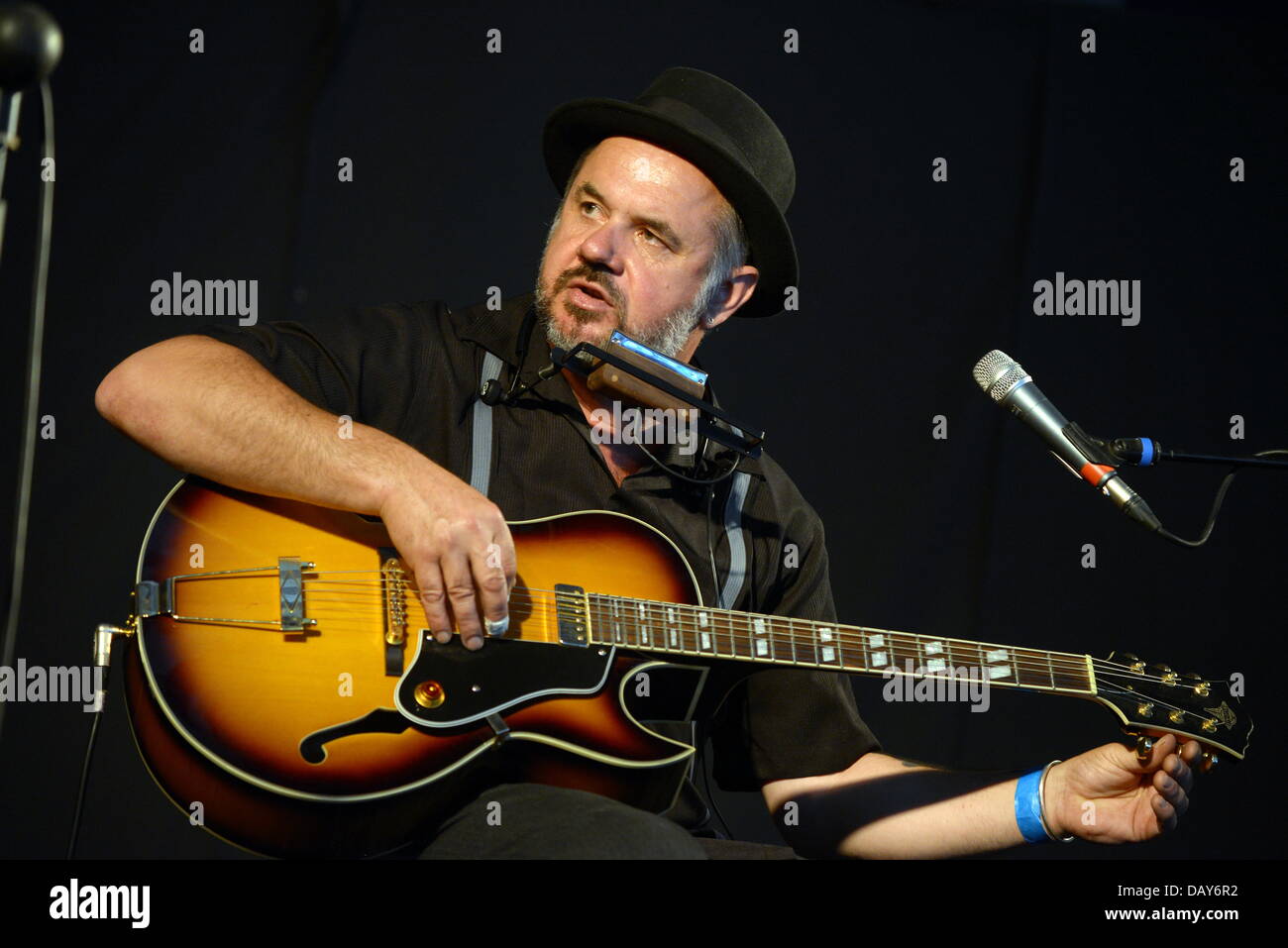 Londres, Royaume-Uni. 20 juillet, 2013. Babajack effectue live at the London Ealing plus Blues à Walpole park. Credit : Voir Li/Alamy Live News Banque D'Images