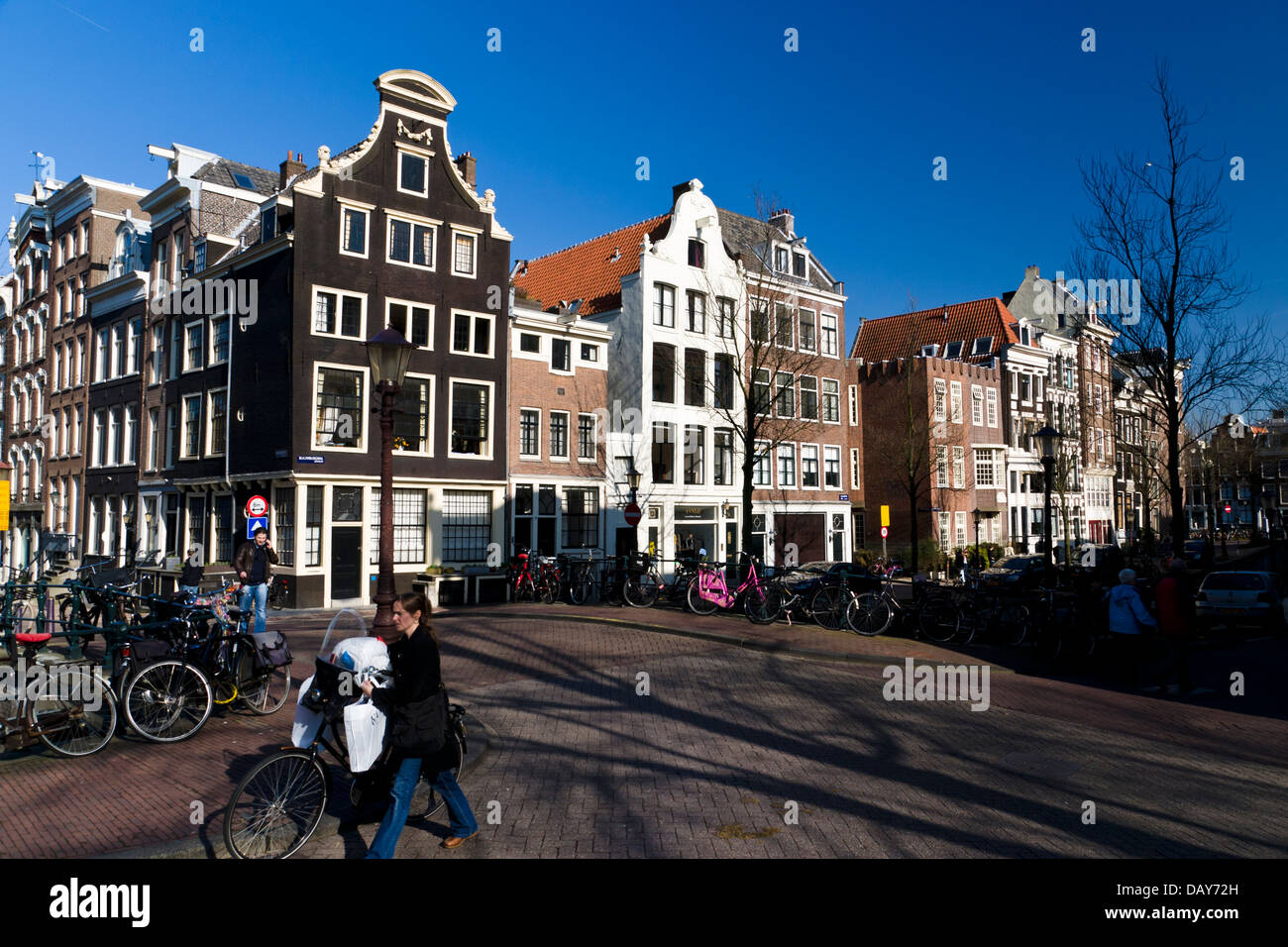 Le centre-ville historique d'Amsterdam, Herengracht et Blauwburgwal Coin des canaux. Amsterdam, Pays-Bas. Banque D'Images