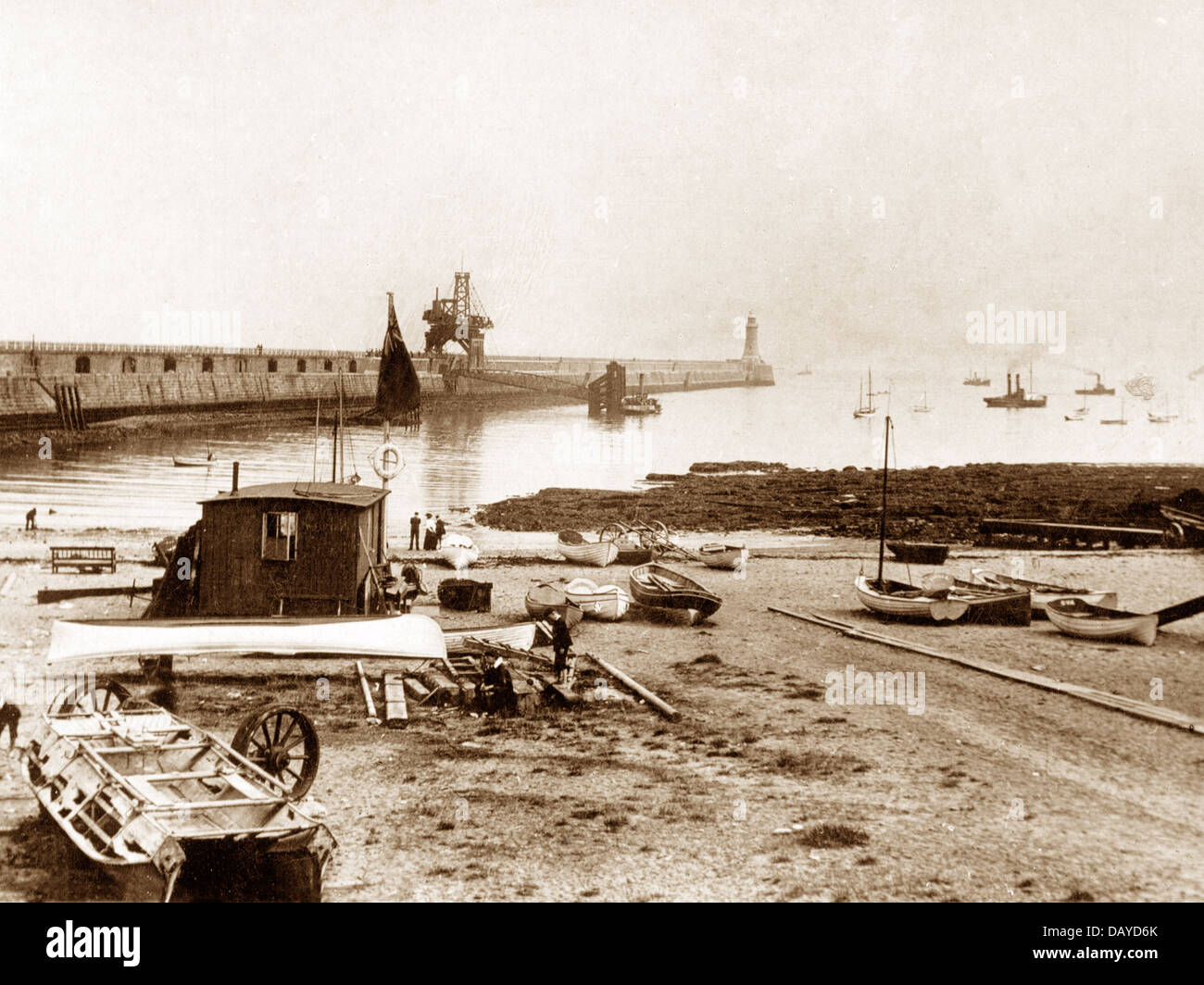 Tynemouth Haven Pier et début des années 1900 Banque D'Images