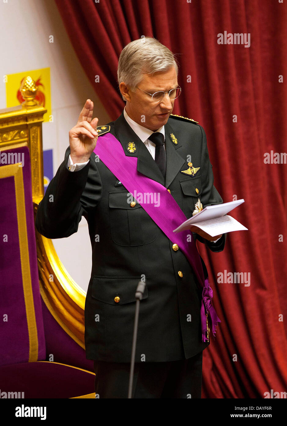 Bruxelles, Belgique. 21 juillet, 2013. Le roi Philippe de Belgique est prêté serment devant les deux chambres du parlement fédéral belge au Palais de la Nation à Bruxelles (Belgique), le 21 juillet 2013. Photo : Albert Nieboer/dpa/Alamy Live News Banque D'Images