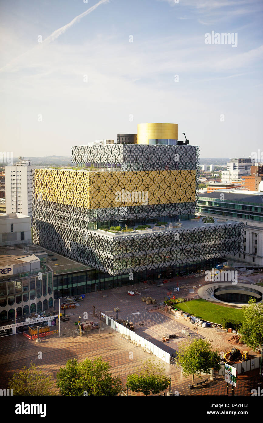 La nouvelle Bibliothèque de Birmingham pris de dessus montrant Birmingham Skyline & Centenary Square Banque D'Images