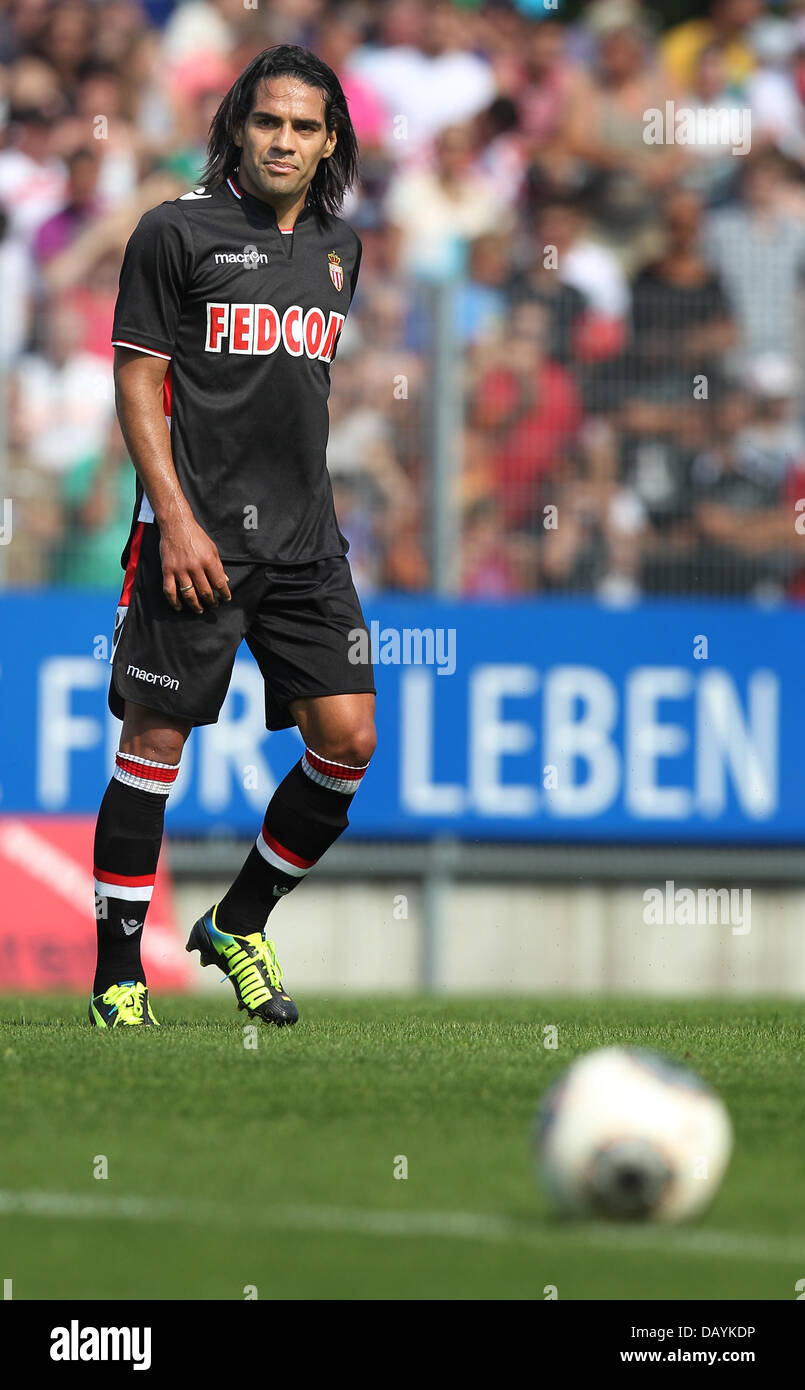 Memmingen, Allemagne. 20 juillet, 2013. Joueur de Monaco Radamel Falcao en action au cours de la test-match de foot entre FC Augsburg et que Monaco à Memmingen, Allemagne, 20 juillet 2013. Photo : Karl-Josef Opim/dpa/Alamy Live News Banque D'Images