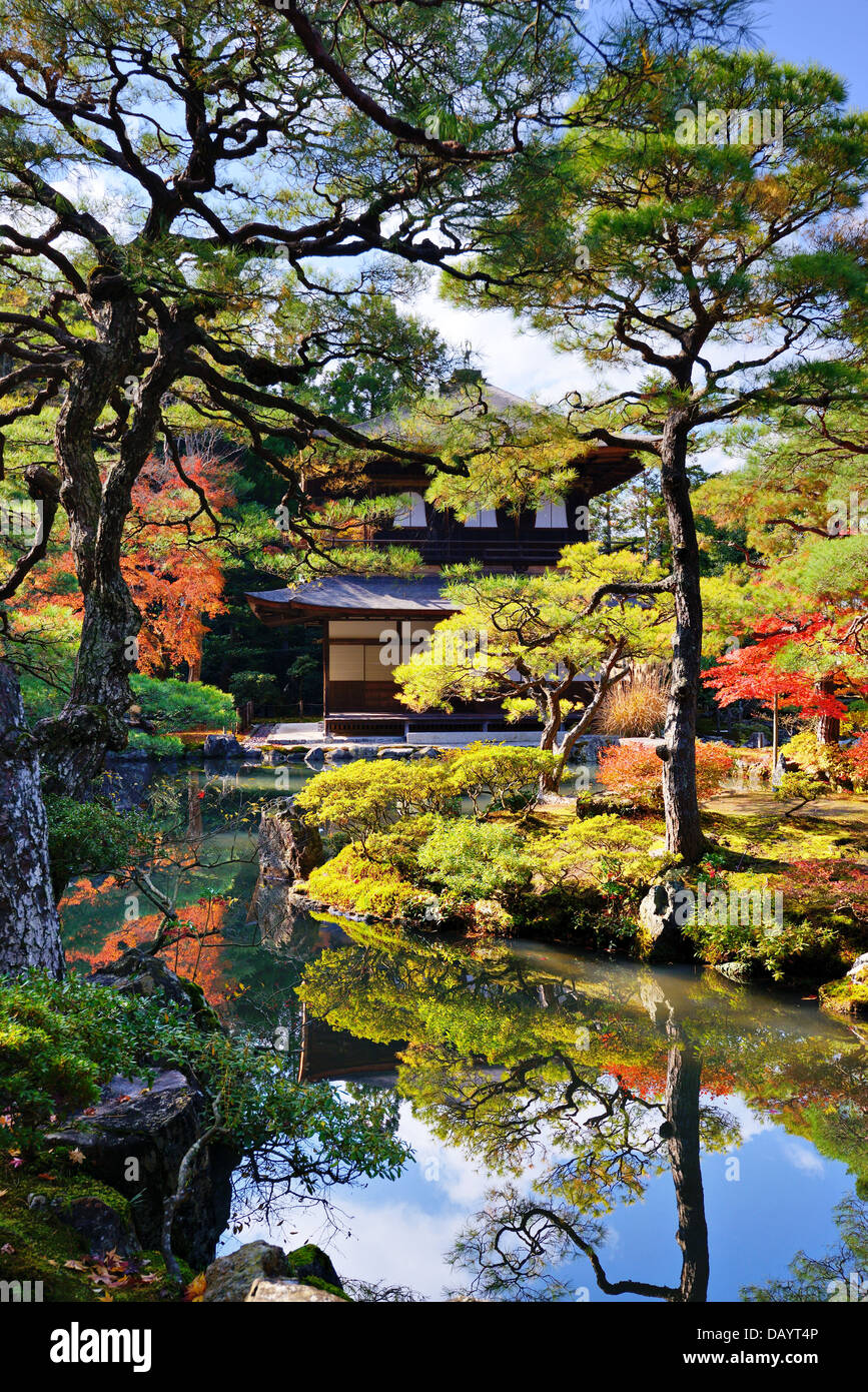 Ginkaku-ji à Kyoto, au Japon au cours de la saison d'automne Banque D'Images