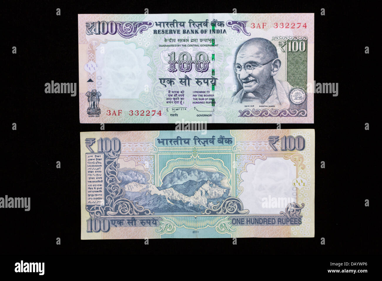 Une centaine de billets de l'Inde, la roupie, montrant le Mahatma Gandhi à l'avant de l'Himalaya, à l'arrière. Banque D'Images
