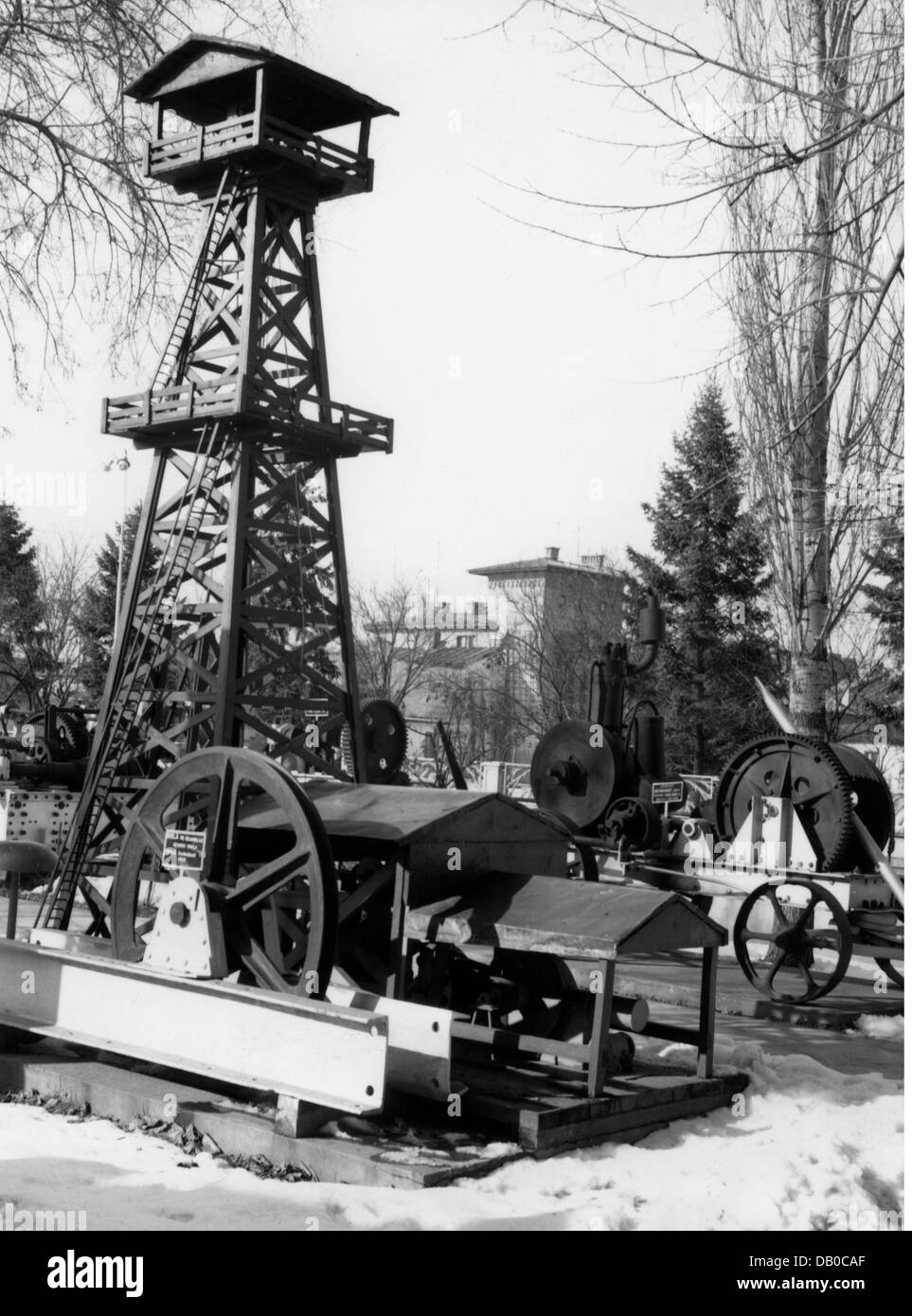 Énergie, pétrole, forage derrick de type canadien, déployé entre 1885 et 1890, droits additionnels-Clearences-non disponible Banque D'Images