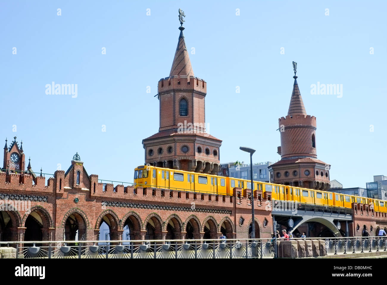 - Oberbaumbridge Oberbaumbruecke, Kreuzberg à Berlin Banque D'Images