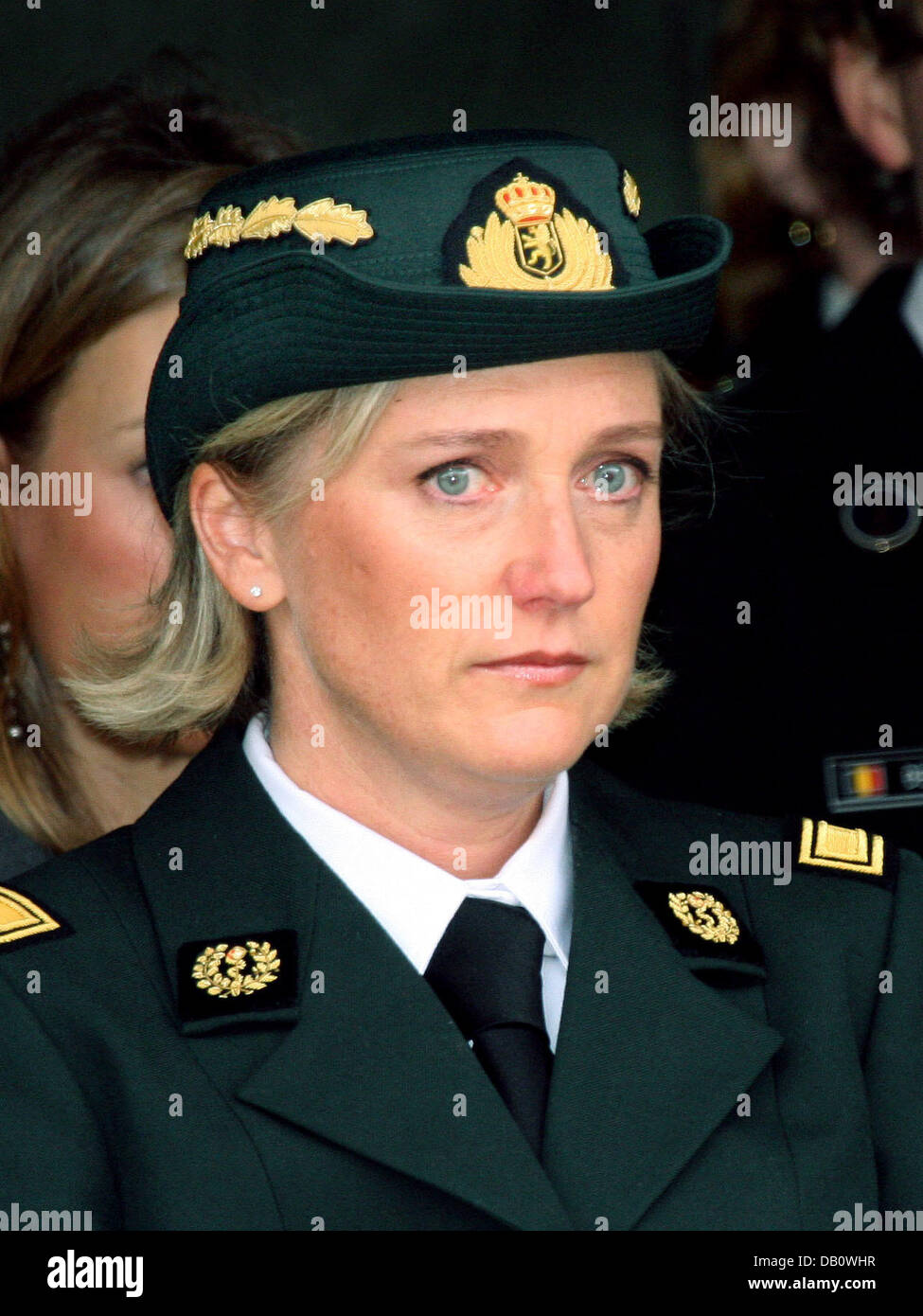 La Princesse Astrid de Belgique est déplacé alors qu'elle voit la cérémonie de prestation de serment de son fils aîné Prince Amedeo de Belgique à Bruxelles, Belgique, 27 septembre 2007. Le Prince Amedeo a prêté serment à l'Armée de la Belgique est officier de réserve. Photo : Albert Niboer (Pays-Bas) Banque D'Images