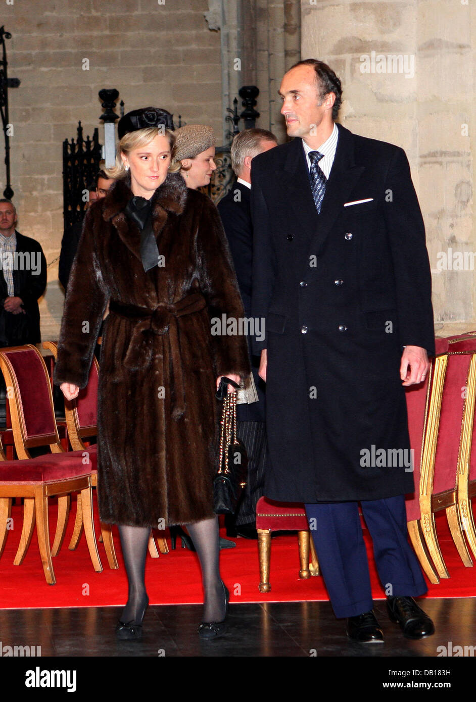 La famille royale de Belgique, la Princesse Astrid et son mari le Prince Lorenz de Belgique, d'assister à la "fête des Koningsfeest à Bruxelles, Belgique, 15 novembre 2007. Un certain nombre d'étudiants, dont certains ont été prises dans costudy par la policía, a protesté contre la monarchie pendant l'événement. Photo : Albert Nieboer (Pays-Bas) Banque D'Images