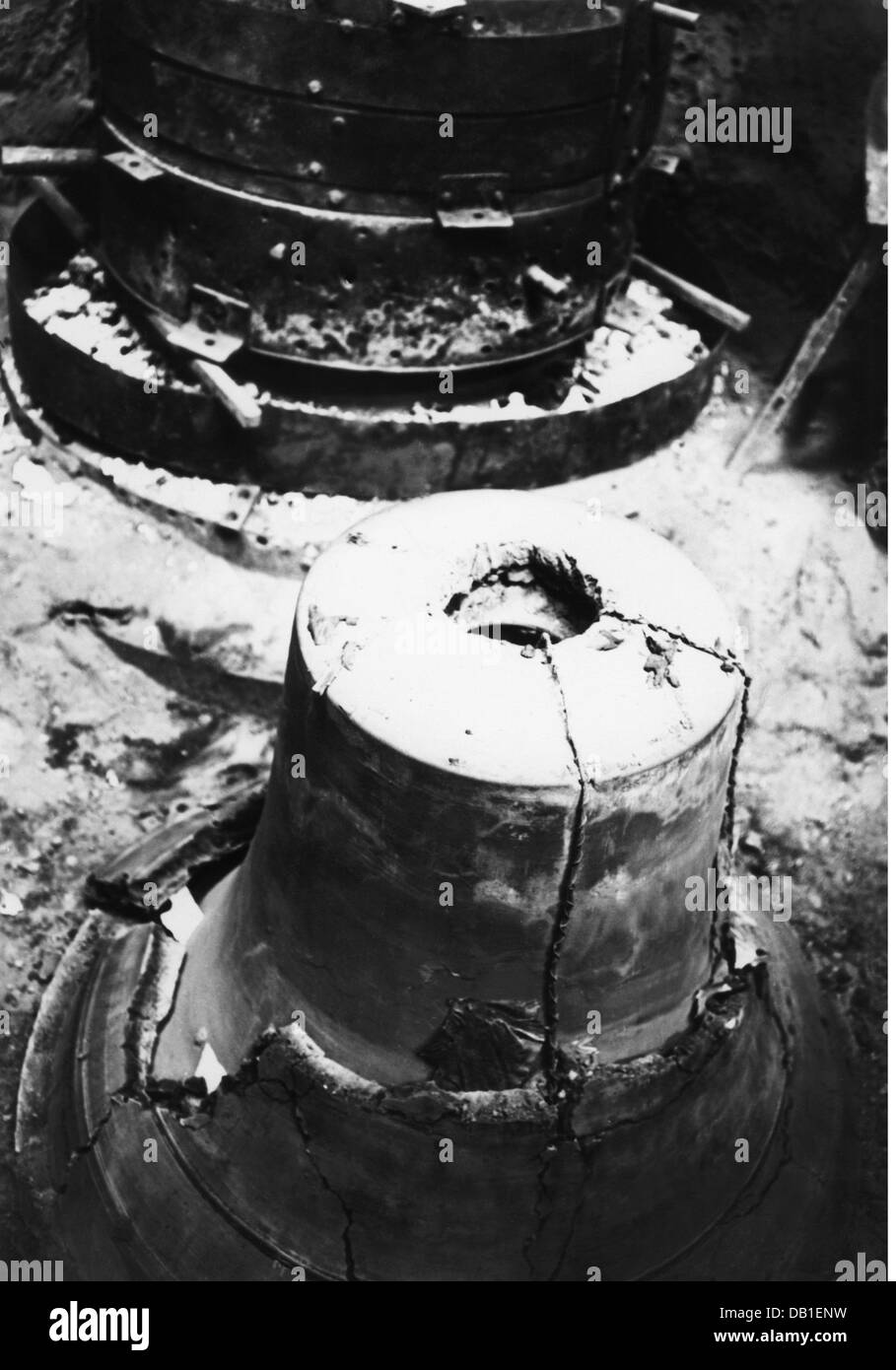 Artisanat, fondateur de cloche, la gaine battue, fonderie de cloche Joseph Pfundner, Vienne, années 1930, droits additionnels-Clearences-non disponible Banque D'Images