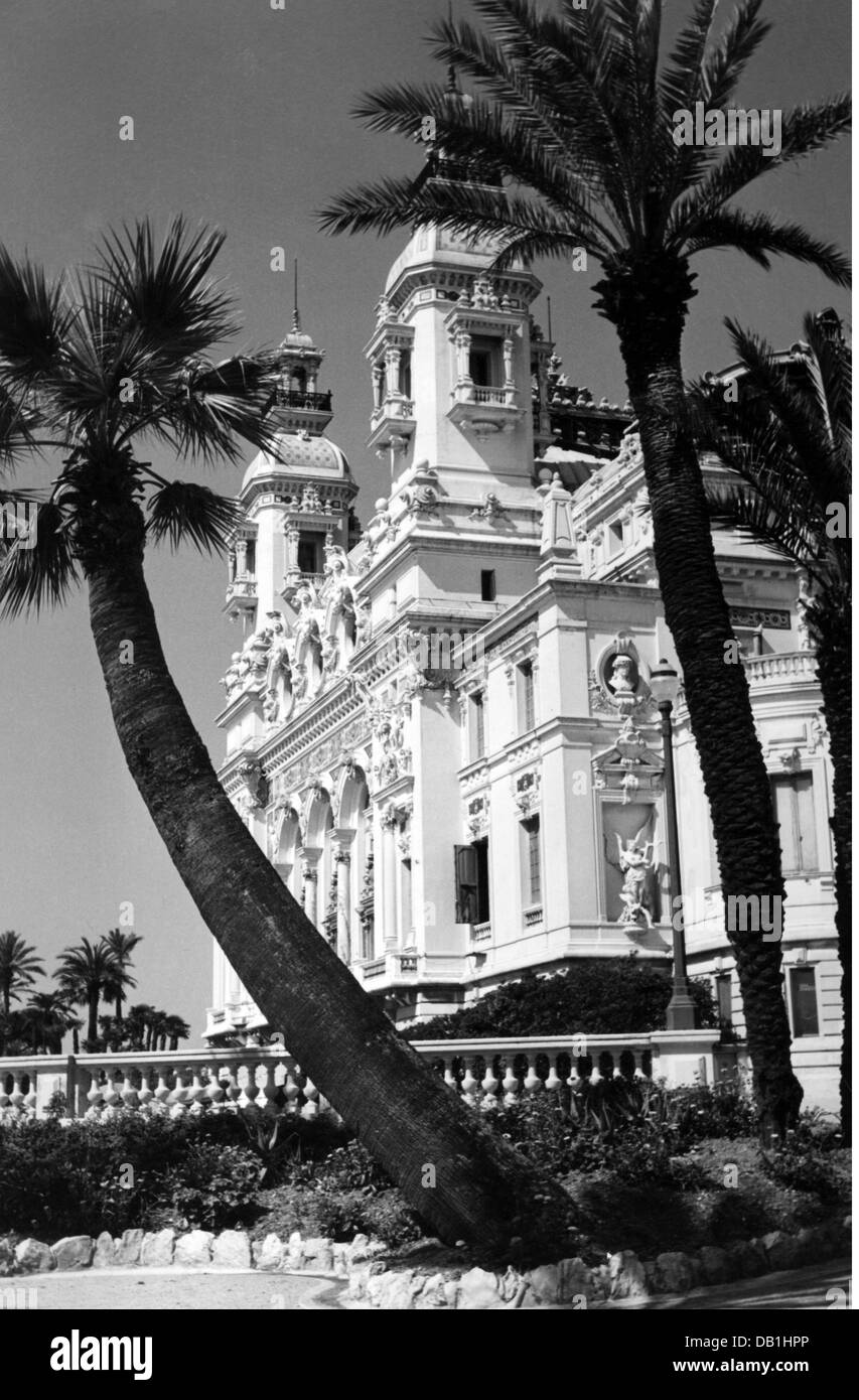 Géographie / voyage, Monaco, Monte Carlo, théâtre / théâtre, Opéra de Monaco, construit par Charles Garnier (1825 - 1898), 1878, vue extérieure, 1966, 20e siècle, années 1960, 60s, Europe, opéra, opéra, opéra, opéra, opéra, historicisme, historicisme, façade, façades, tours, dôme, dômes, théâtre, bâtiments, théâtre, théâtre, bâtiments, théâtre, architecture, palmier, palmiers, palmiers, palmiers, théâtre, théâtres, théâtres, historiques, historiques, droits supplémentaires-Clearences-non disponible Banque D'Images
