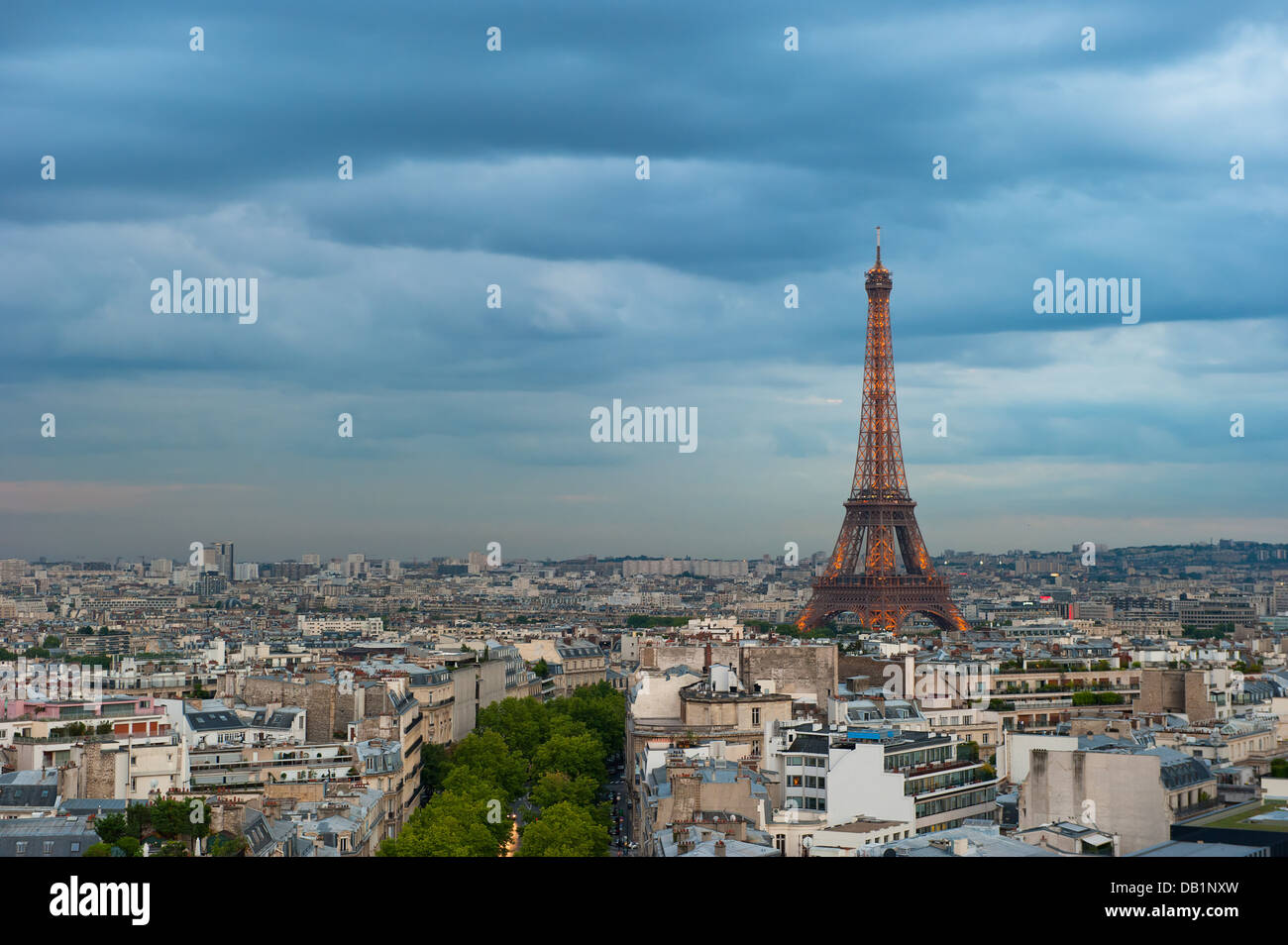 Panorama de Paris au crépuscule Banque D'Images