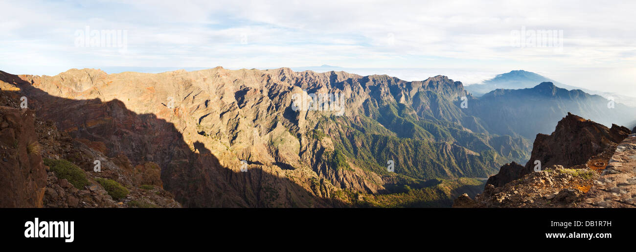 Panorama de la Caldera de Taburiente à La Palma, Espagne, vu de Roque de los Muchachos. Banque D'Images