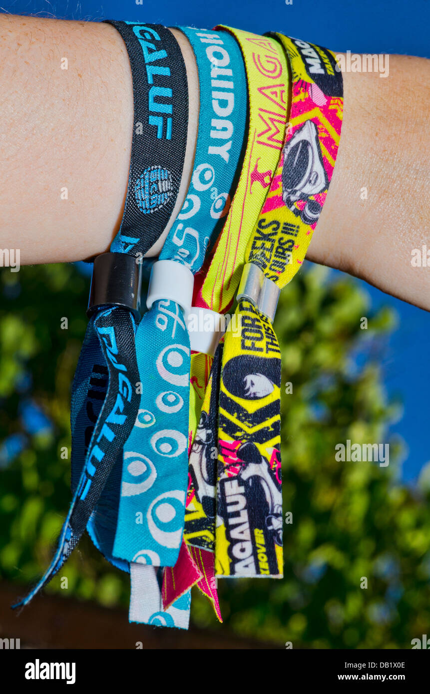 Bracelets pour Bars et Clubs à Magaluf, Majorque, Espagne. Banque D'Images