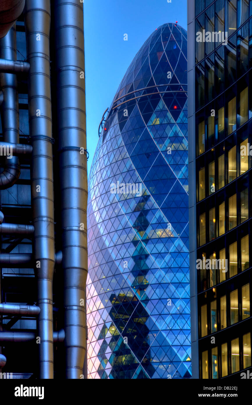 30 St Mary Axe (le Gherkin) Londres, Angleterre Banque D'Images