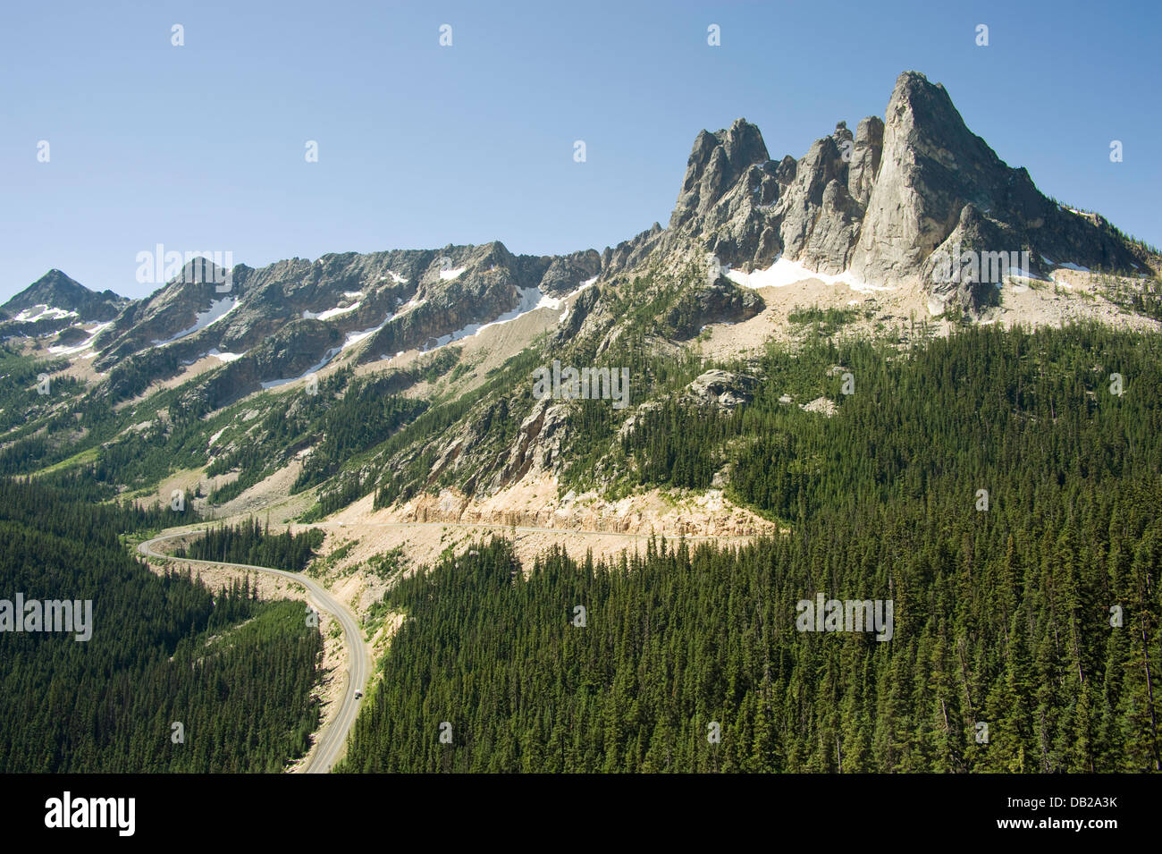 Le point de vue de l'hivers précoce Flèches et Washington passent du col de Washington à Washington's donnent sur North Cascades. Banque D'Images