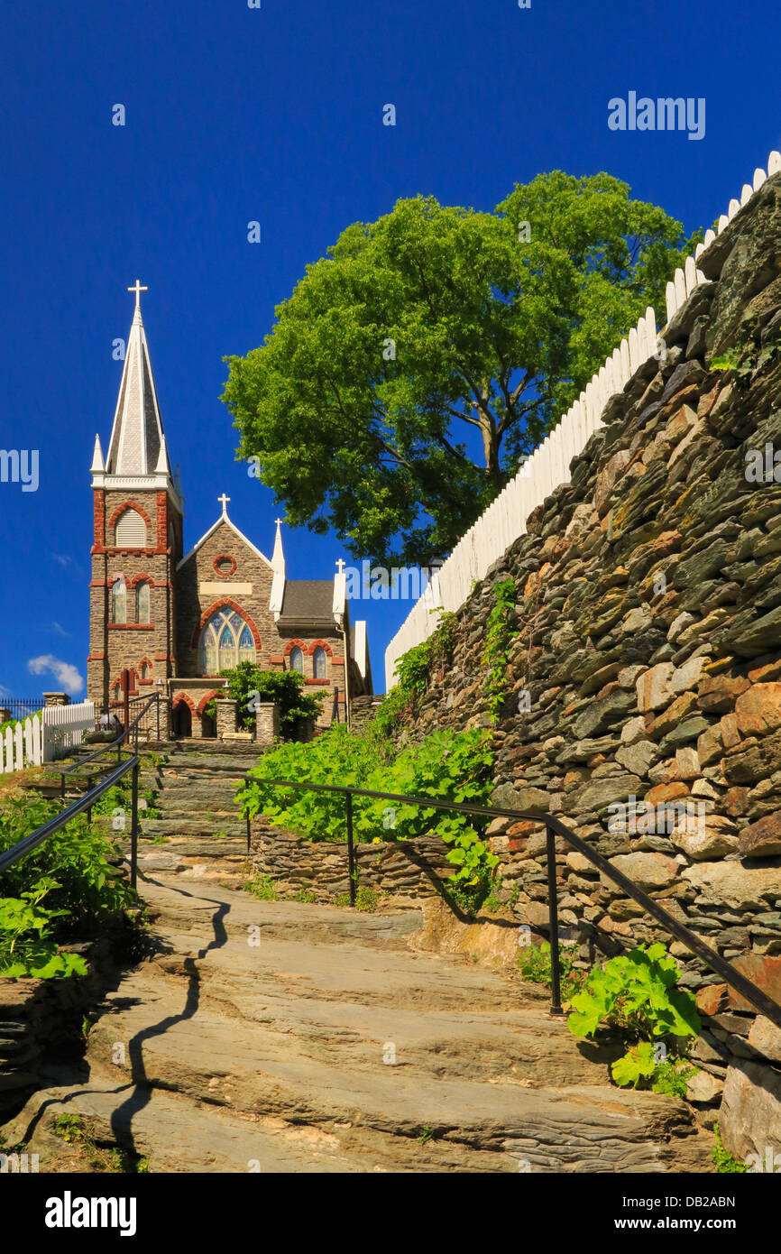 Les marches de pierre, sentier des Appalaches, et l'église catholique Saint Peters, Harpers Ferry, West Virginia, USA Banque D'Images