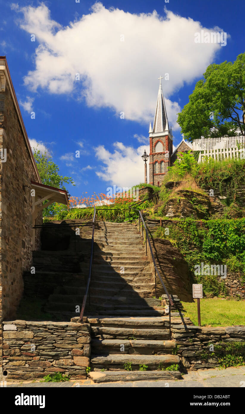 Les marches de pierre, sentier des Appalaches, et l'église catholique Saint Peters, Harpers Ferry, West Virginia, USA Banque D'Images