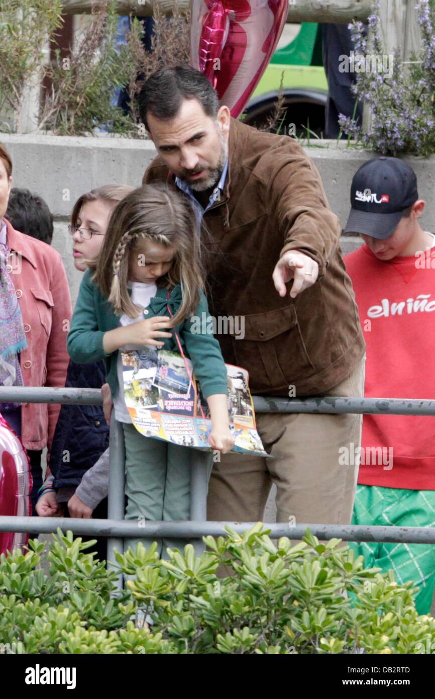 Princess Sofia et le Prince Felipe au zoo de Madrid, Espagne - 02.04.11 uniquement disponible pour publication aux ETATS UNIS. Non disponible Banque D'Images