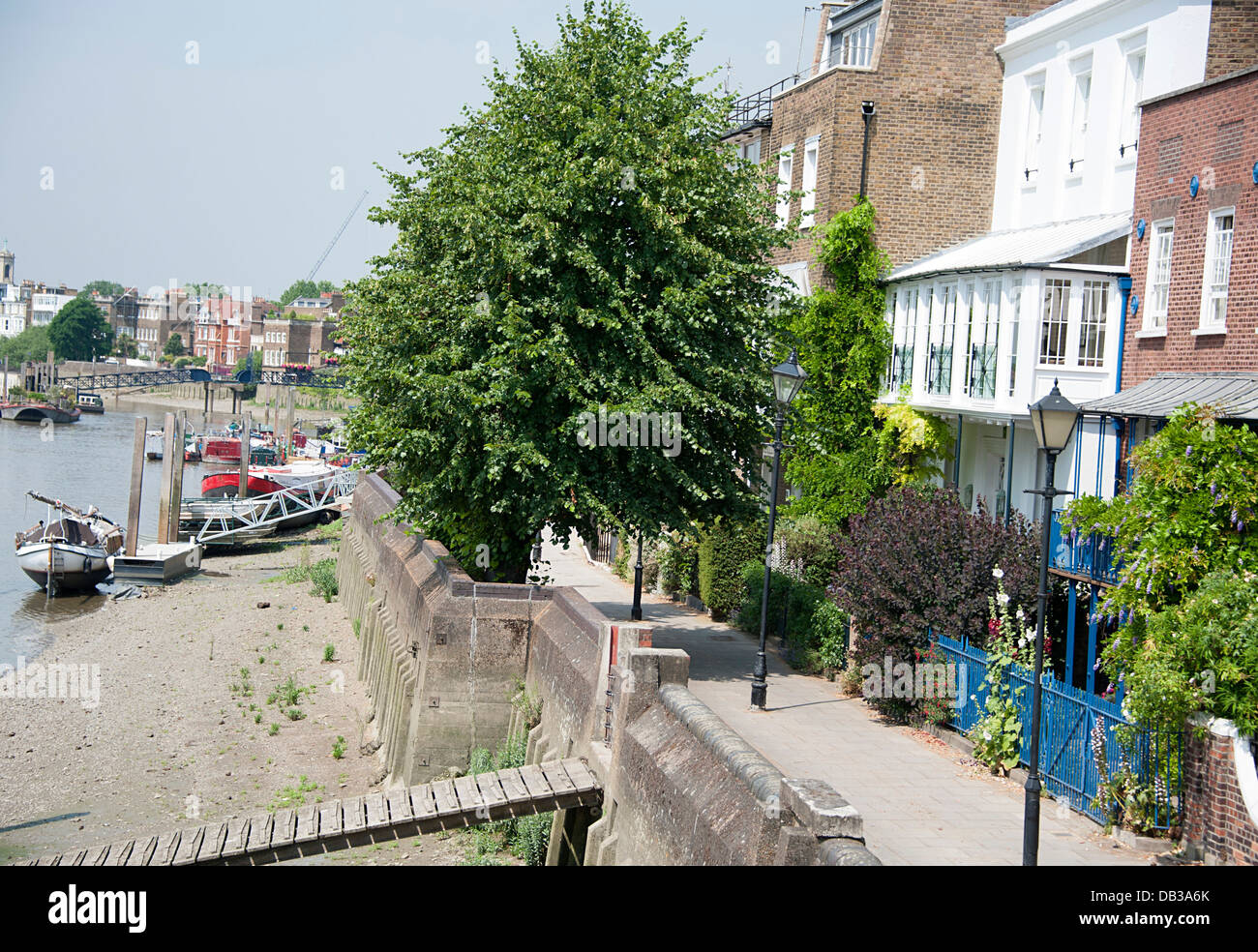 Lower Mall, le long de la rivière Thames près de Hammersmith Bridge dans l'ouest de Londres. Banque D'Images