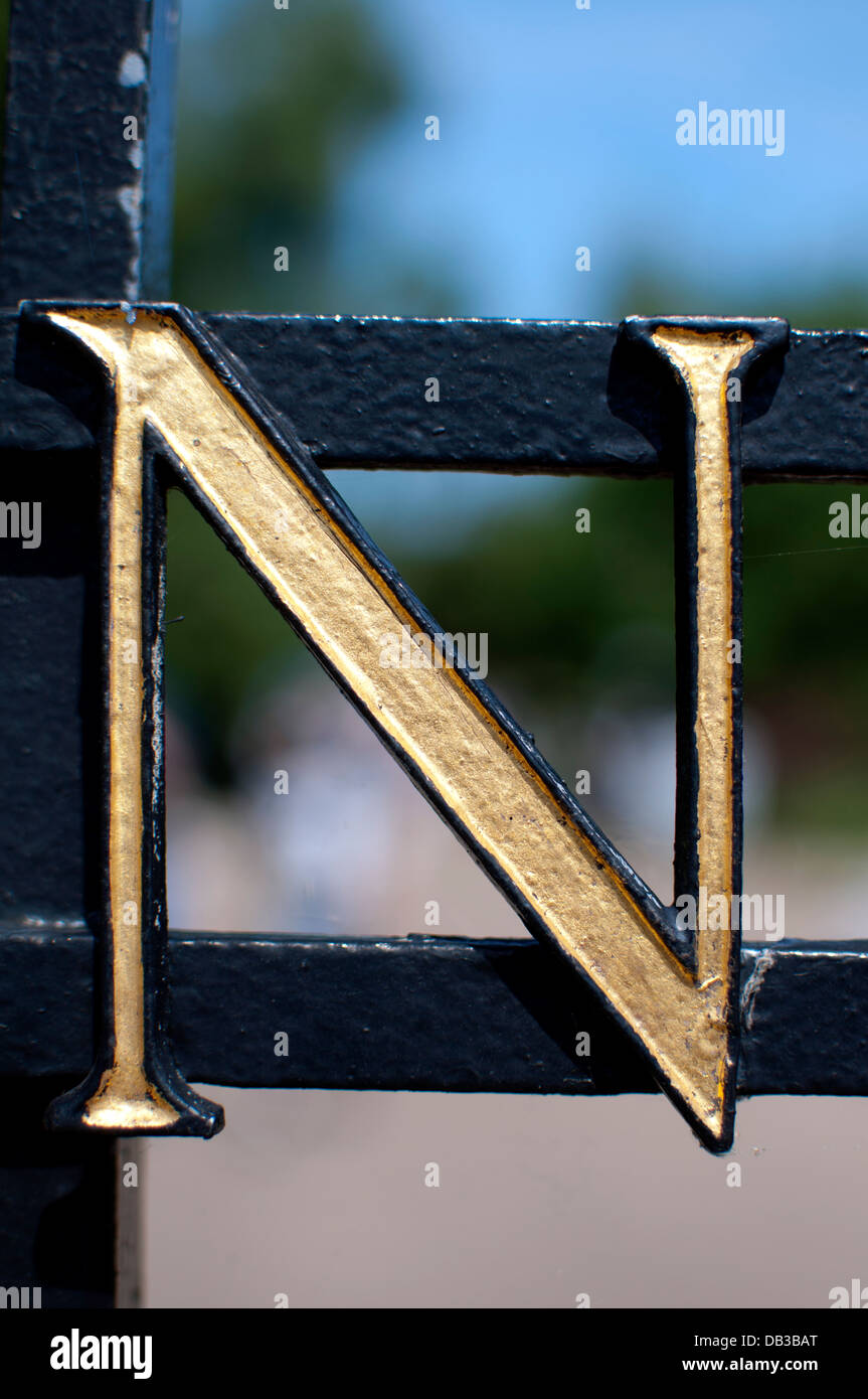 Alphabet en métal creux A-Z lettres en fer forgé, décoration de bureau, café, décoration de maison, accessoires de photographie, ornement  15