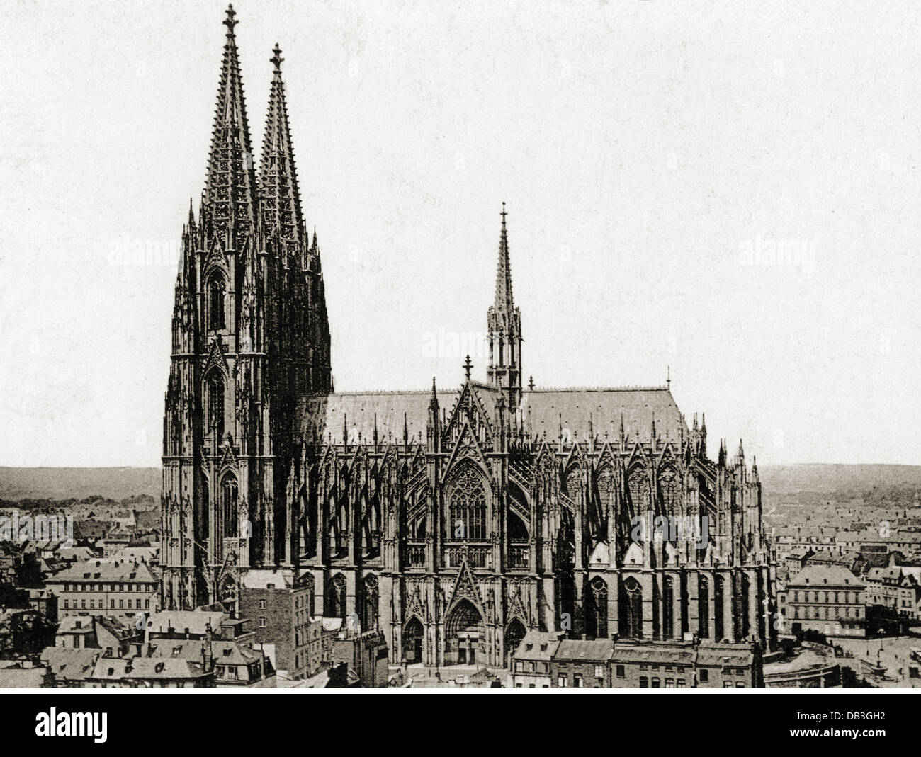 Géographie / voyage, Allemagne, Cologne, églises, cathédrale (temps de construction: 1248 - 1880), côté sud, photographie publiée par Roemmler & Jonas, Dresde, 1895, carte du cabinet, 2.4.1884, cathédrale, cathédrales, Rhénanie, province du Rhin prussien, architecture gothique, période gothique élevée, Église catholique, vue extérieure, Europe centrale, Europe, église, églises, beadhouse, bâtiment sacré, bâtiment Bâtiments sacrés, historiques, historiques, Rommler, Römmler, 19e siècle, twin-towered, tridirectionnelle de crête, tour de traversée, Moyen-âge, médiéval, droits additionnels-Clearences-non disponible Banque D'Images