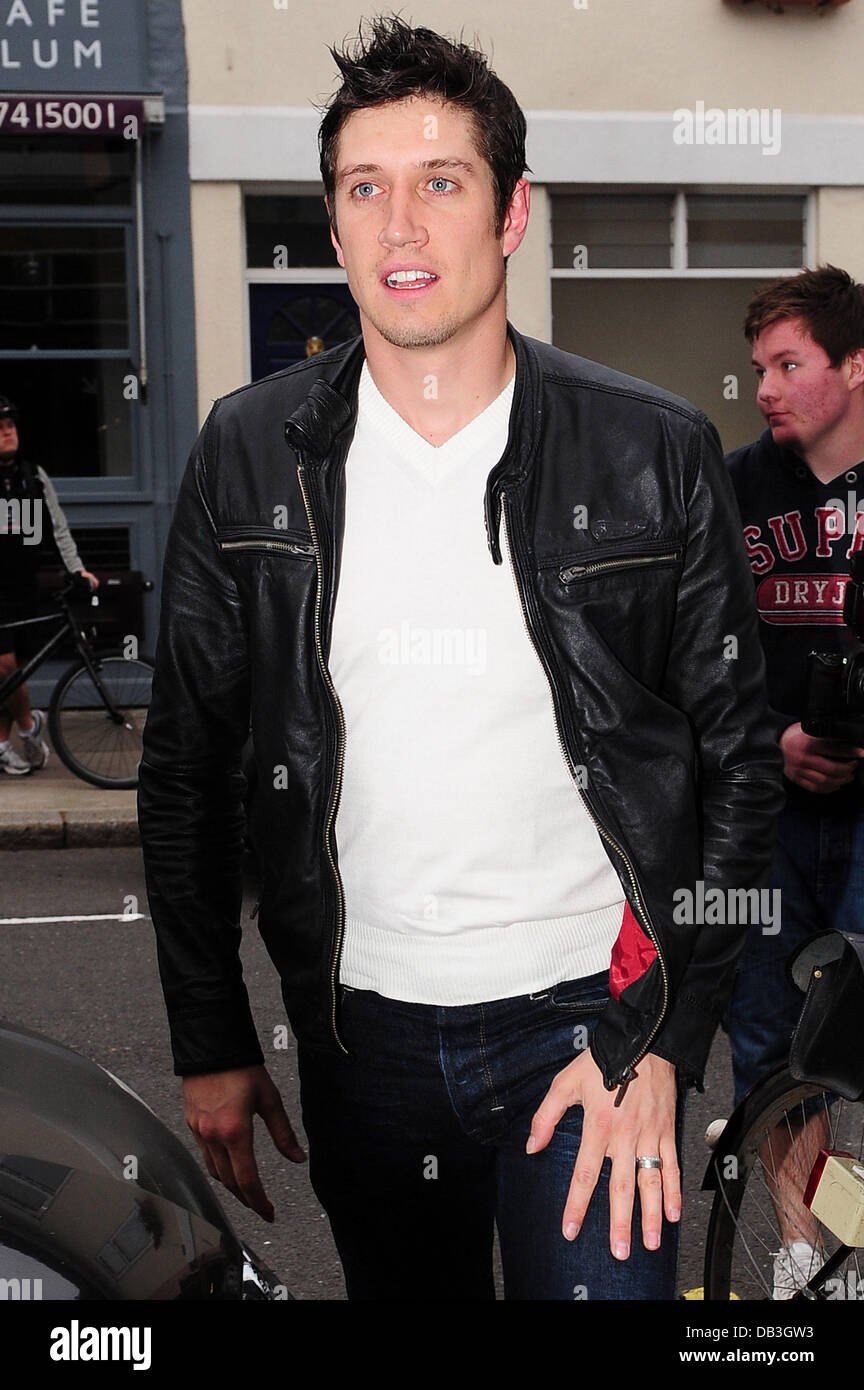 Vernon Célébrités Kaye arrivant au studio pour filmer l'ITV2 show 'Celebrity' Londres, Angleterre - crédit obligatoire : WENN.com 13.04.11 Banque D'Images