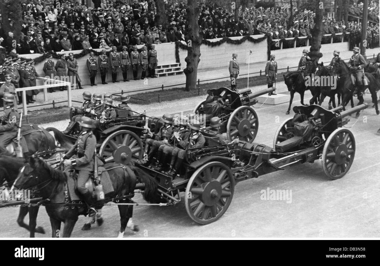 Nazisme / National socialisme, militaire, armée, défilé à l'occasion du 48e anniversaire d'Adolf Hitler, Berlin, 20.4.1937, droits additionnels-Clearences-non disponible Banque D'Images