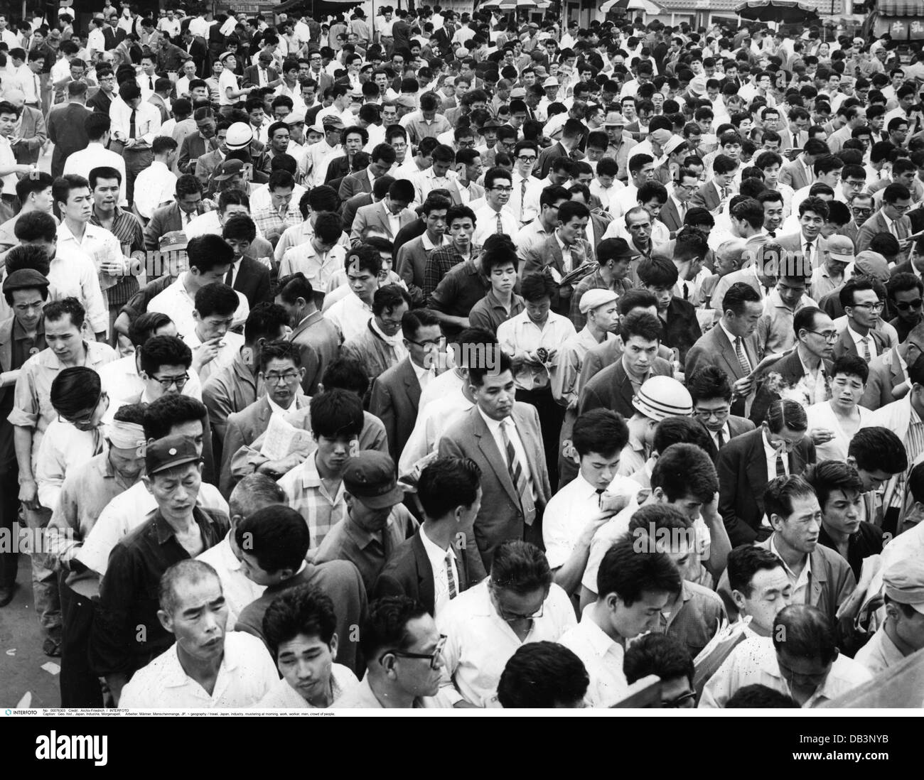 Géographie / Voyage, Japon, industrie, rassembler le matin, travail, travailleur, hommes, foule de gens, historique, historique, gens, foule, foules, XXe siècle, droits supplémentaires-Clearences-non disponible Banque D'Images