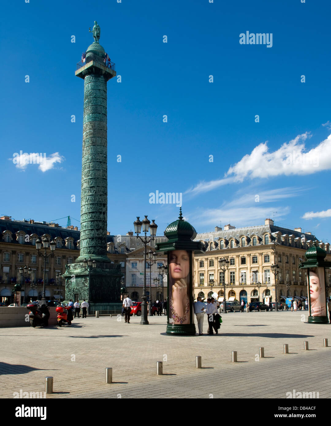 Place Vendôme et la colonne de la victoire de Napoléon, Paris, France Banque D'Images