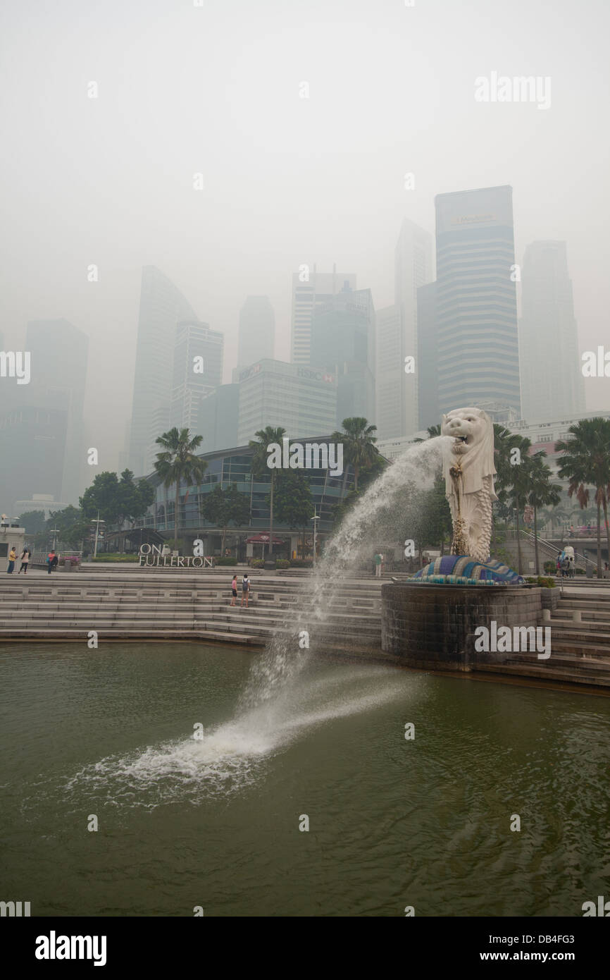 La crise haze à Singapour le plus haut indice polluant hits niveau en raison d'incendies de forêt en Indonésie Banque D'Images La crise haze à Singapour le plus haut indice polluant hits niveau en raison d'incendies de forêt en Indonésie Banque D'Images