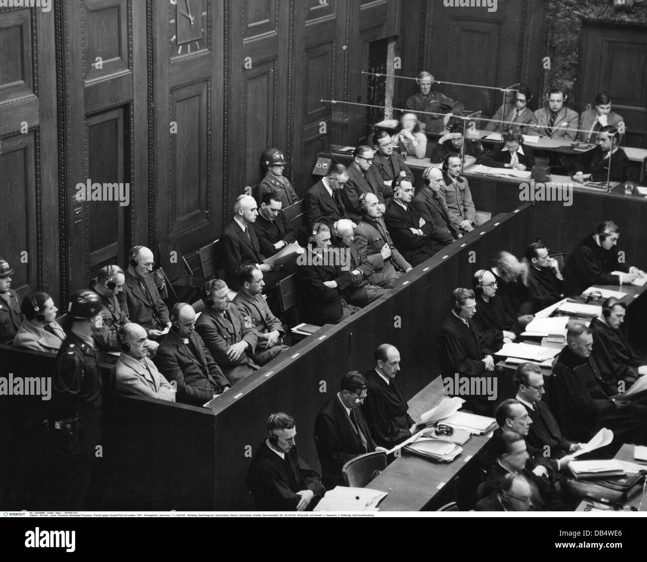 justice, procès, procès de Nuremberg, procès contre Oswald Pohl et autres, 1947, dock, Oswald Pohl en avant gauche, droits additionnels-Clearences-non disponible Banque D'Images