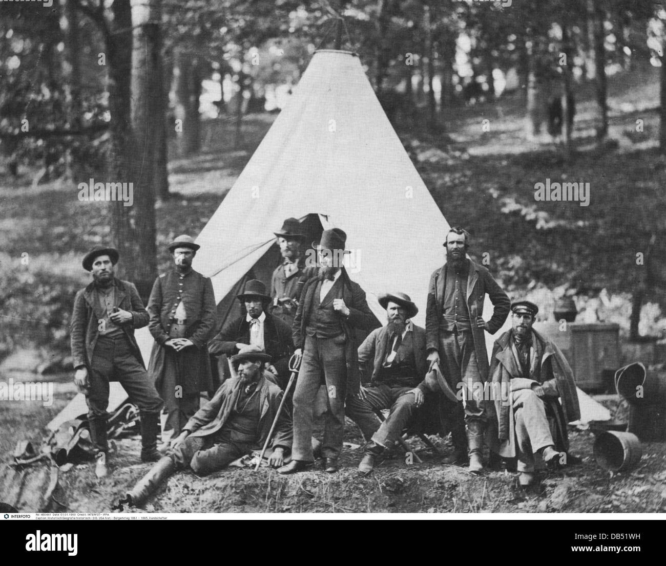 Géographie / voyage, États-Unis d'Amérique (USA), Guerre civile 1861 - 1865, Scouts de l'Armée du Potomac, camp près de Berlin, Maryland, octobre 1862, photo de groupe, photographie par Alexander Gardner, enquêteurs de l'agence de détective d'Allan Pinkerton, espionnage, Département du Service secret, Union Army, Yankee, Yankees, Northerners, guerre du Nord, Guerres, tente, tentes, espion, espions, guerre de Sécession, historique, historique, détectives, 19e siècle, peuple, droits additionnels-Clearences-non disponible Banque D'Images
