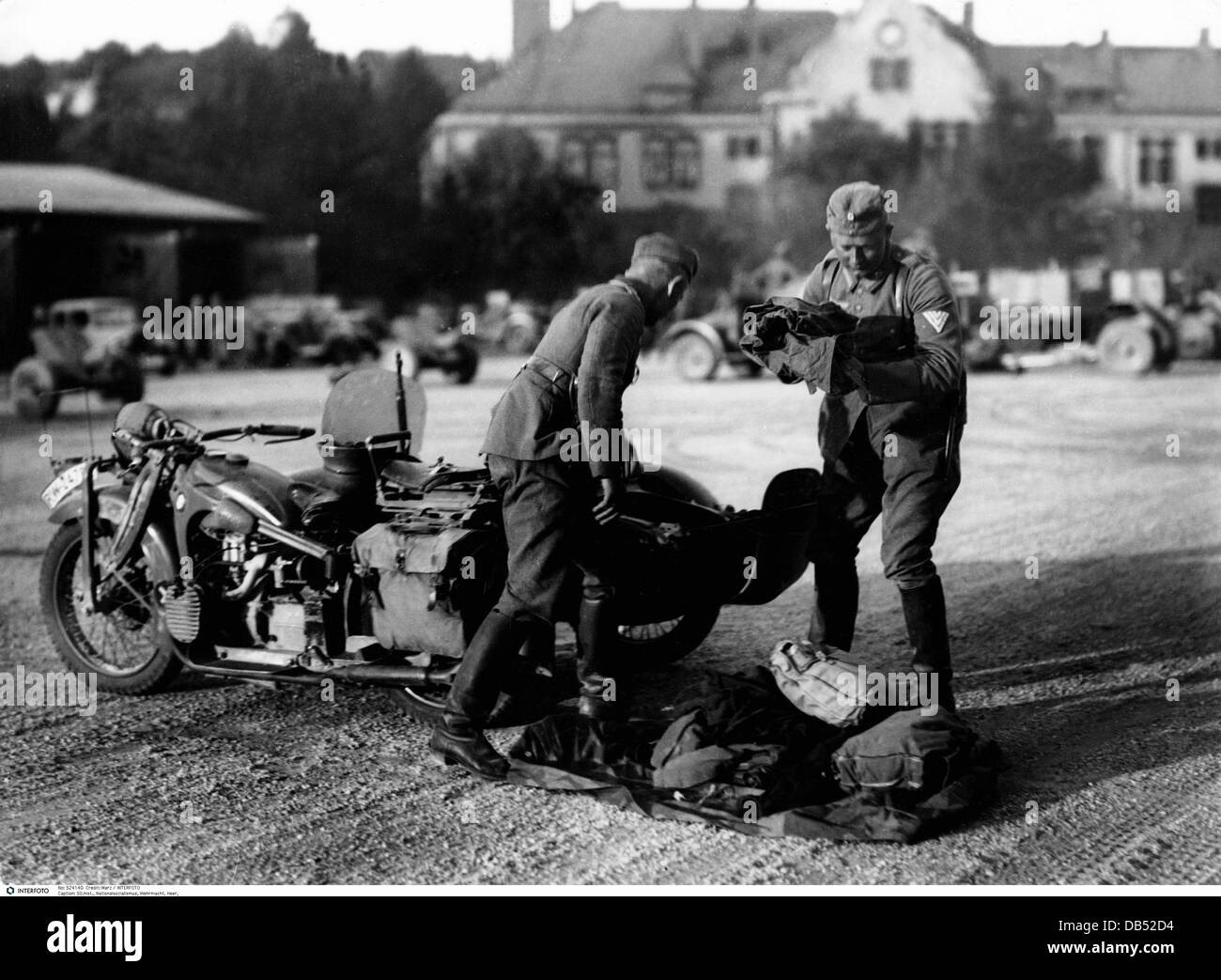 Nazisme / National socialisme, militaire, Wehrmacht, armée, entraînement, soldats avec une moto avec un sidecar, années 1930, droits additionnels-Clearences-non disponible Banque D'Images