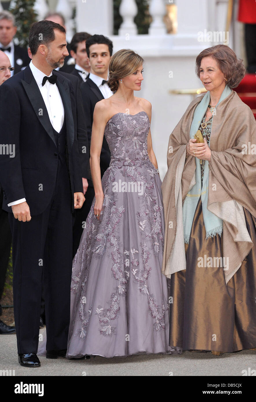 Le Prince Felipe Des Asturies L La Princesse Letizia D