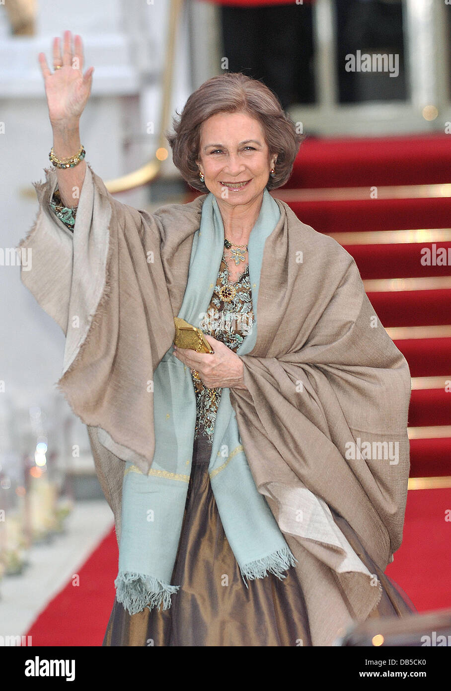 La Reine Sofia d'Espagne Mariage Royal - pré-dîner de mariage tenue au Mandarin Oriental Hyde Park - Arrivées. Londres, Angleterre - 28.04.11 Banque D'Images