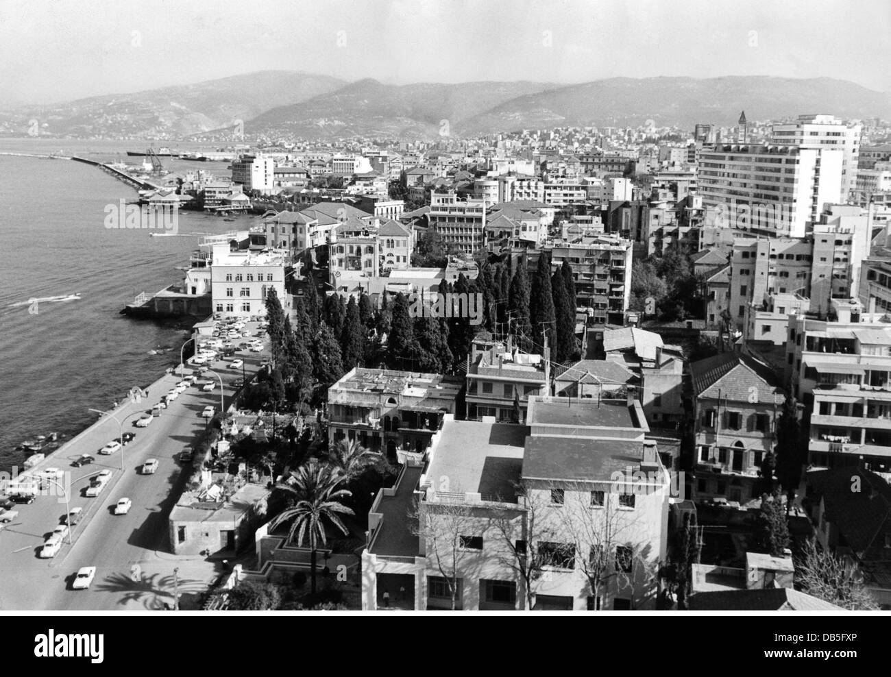 Géographie / Voyage, Liban, Beyrouth, vues sur la ville / Cityscapes, vue sur la ville depuis le sommet de l'Hôtel Phoenicia, 1965, droits supplémentaires-Clearences-non disponible Banque D'Images
