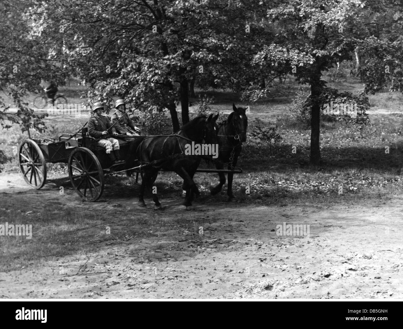 Nazisme / National socialisme, militaire, Wehrmacht, armée, unité tirée par des chevaux pendant un exercice militaire, chariot à mitraillette, années 1930, droits additionnels-Clearences-non disponible Banque D'Images