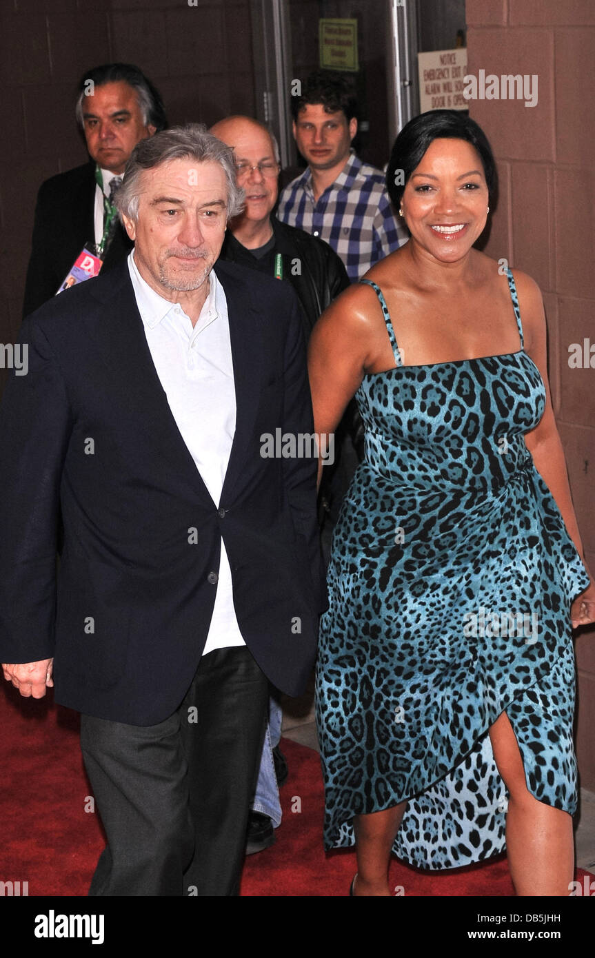 Robert de Niro et Grace Hightower 2011 Tribeca Film Festival Première de 'Jeunes mariés' à la SVA Theatre - Arrivées New York City, USA - 30.04.11 Banque D'Images