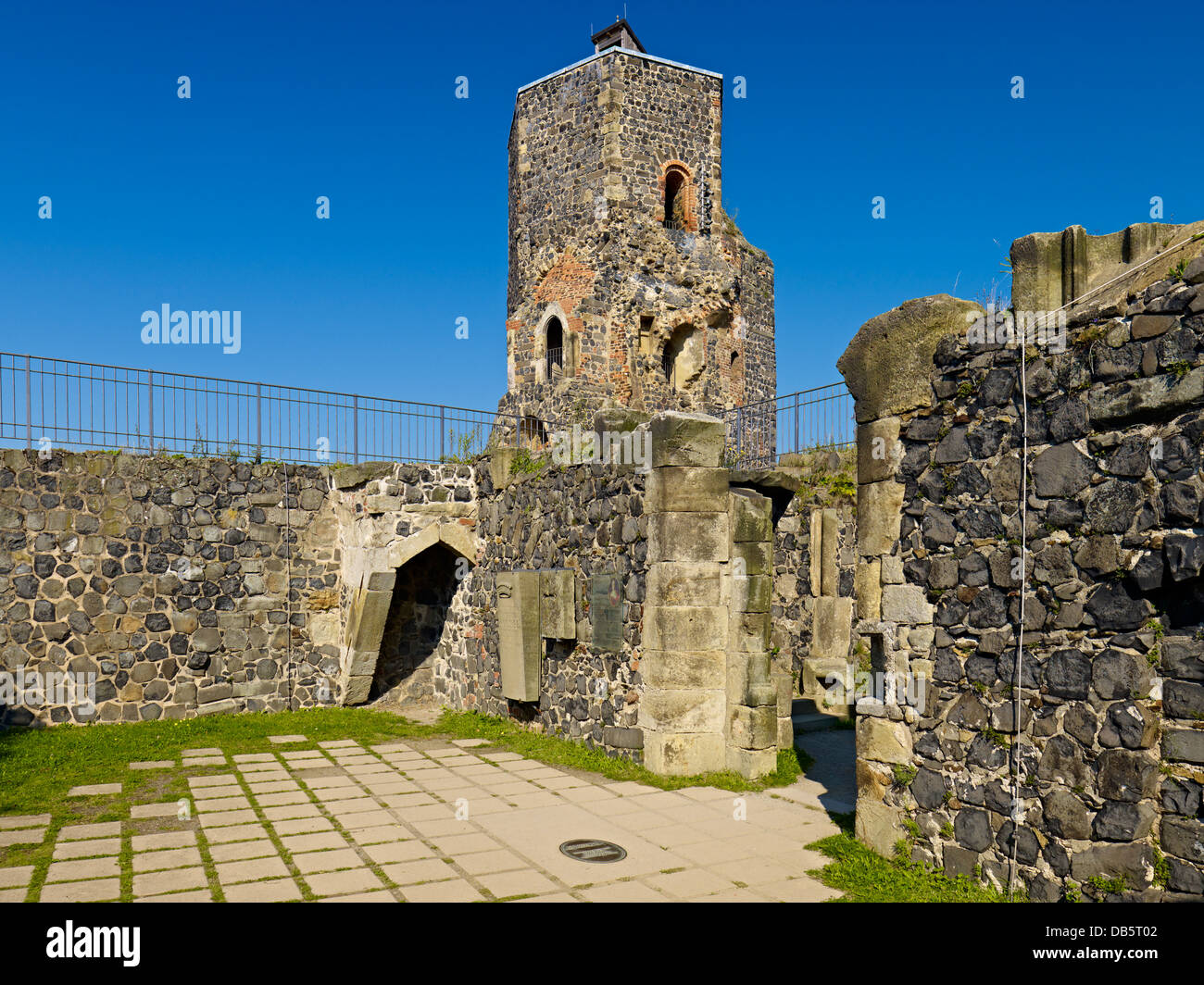 Siebenspitzen avec chapelle et tour Cosel, graves Château Stolpen, Saxe, Allemagne Banque D'Images