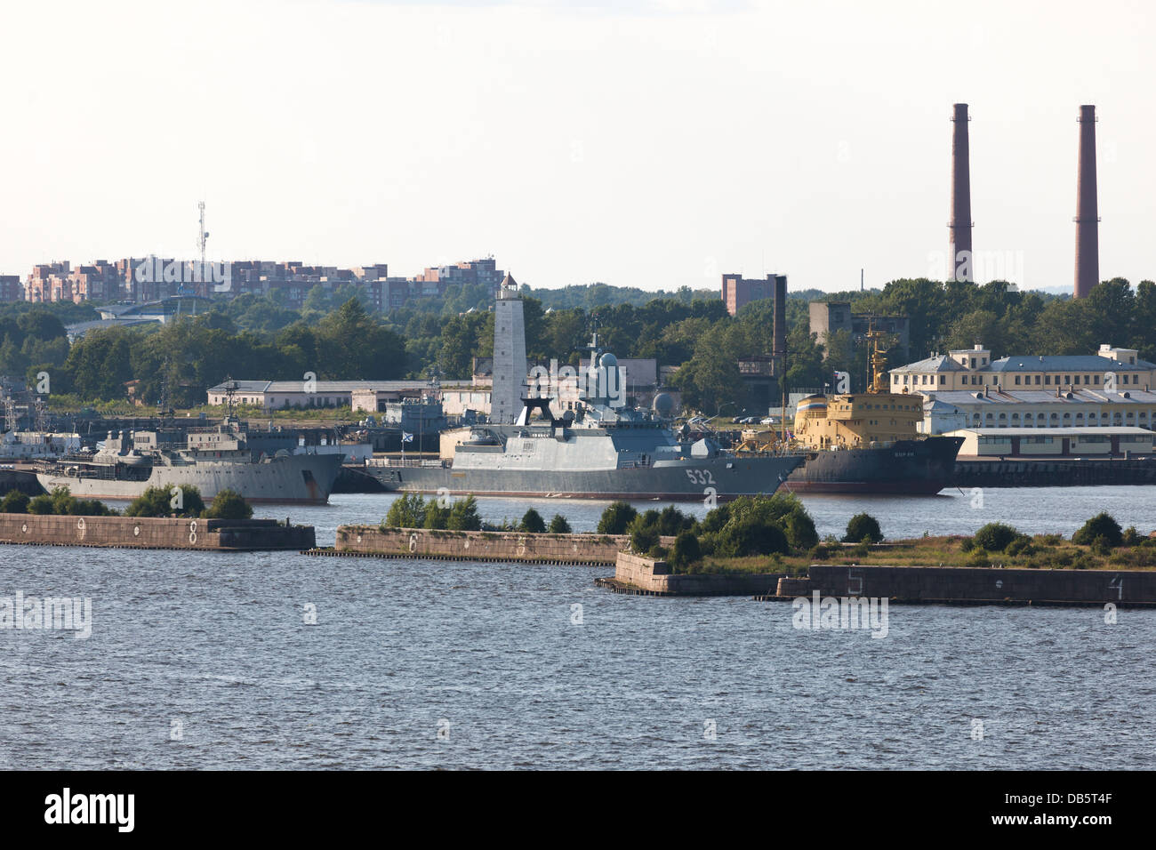 De nouveaux navires de la marine russe dans le port de Kronstadt.Russie Banque D'Images