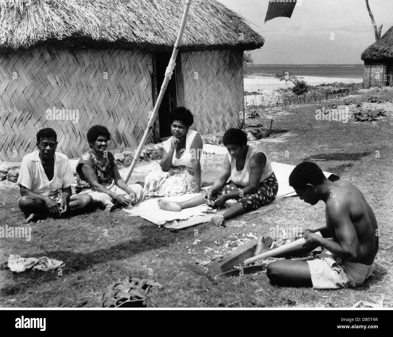 Géographie / Voyage, Fidji, personnes, autochtones faisant l'artisanat, vers 1960, droits additionnels-Clearences-non disponible Banque D'Images