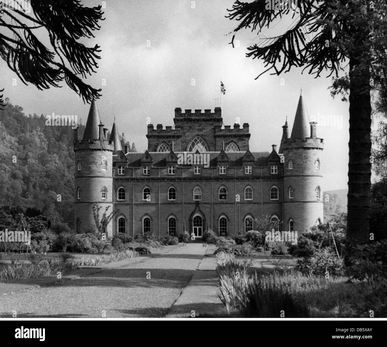 Architecture, châteaux, Grande-Bretagne, Château d'Inveraray, Argyllshire, Écosse, vue extérieure, années 1960, années 1960, 20e siècle, historique, historique, Europe occidentale, Europe du Nord, Écosse, château, châteaux, bâtiment, bâtiments, architecture, droits additionnels-Clearences-non disponible Banque D'Images