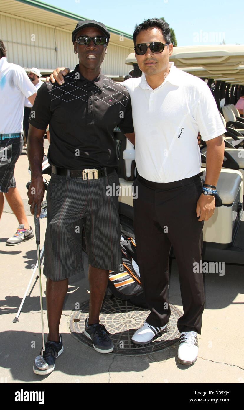 Don Cheadle, Michael Pe-a la 4e Conférence annuelle de la Fondation Lopez Celebrity Golf Classic qui a eu lieu au Riviera Country Club - à l'intérieur de Pacific Palisades, en Californie - 02.05.11 Banque D'Images